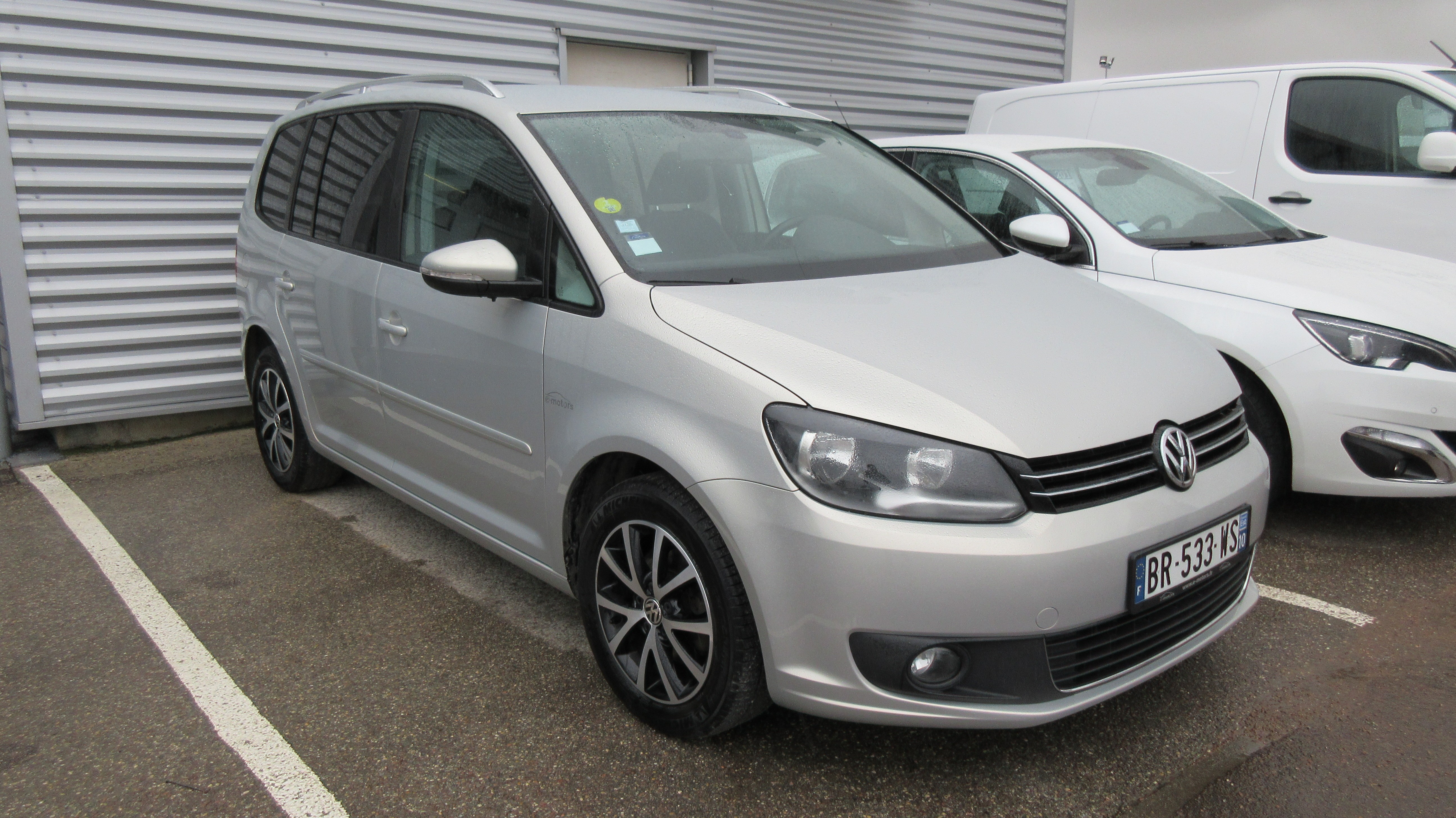 Avis-mandataire-auto-Emotors-Volkswagen-Touran-Confortline-tdi-105-7places.
