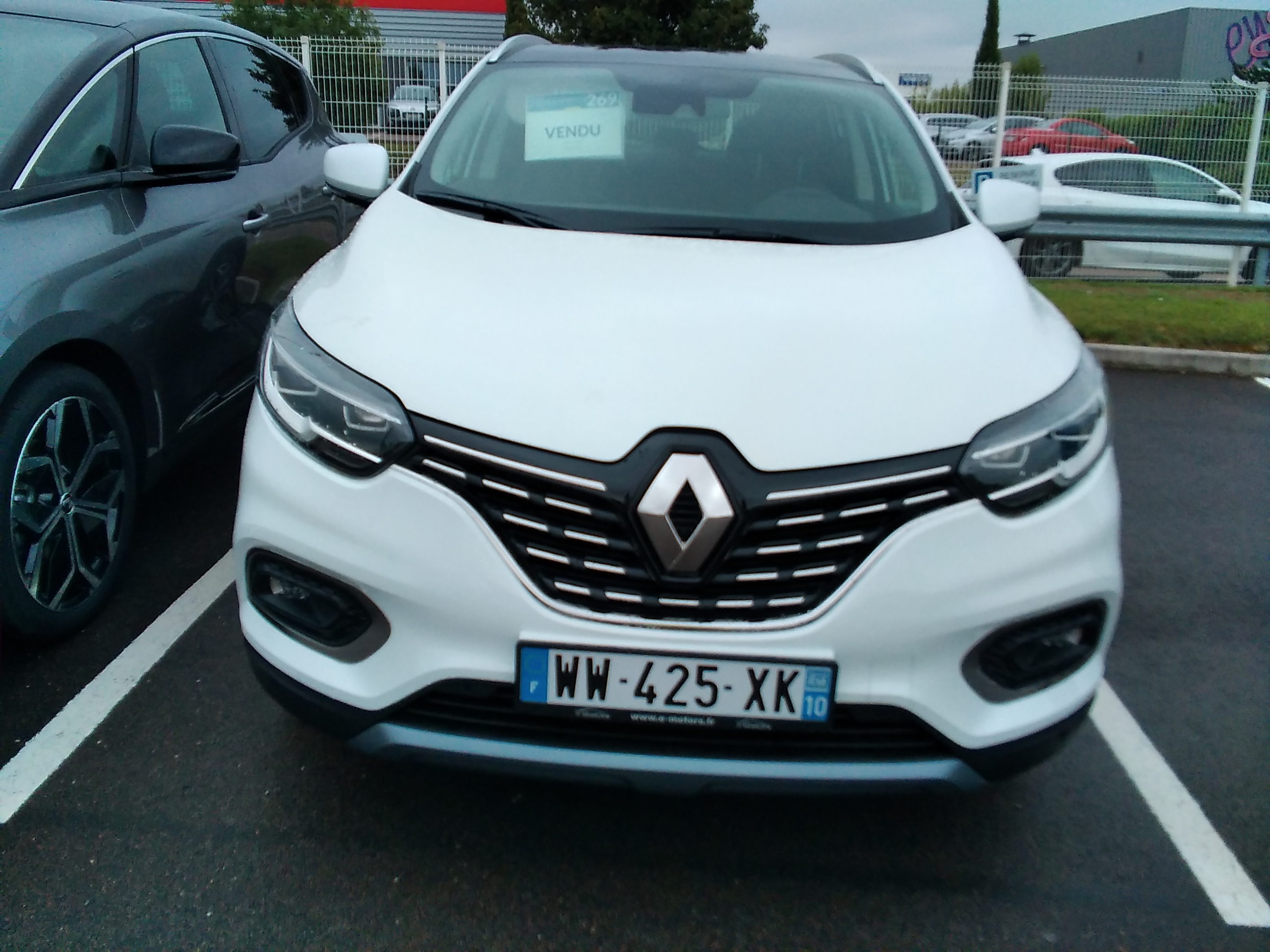 Avis-mandataire-auto-Emotors-Renault-Kadjar-Intens-blue-dci-115-edc-plus-toit-vitr-plus-jantes-19.