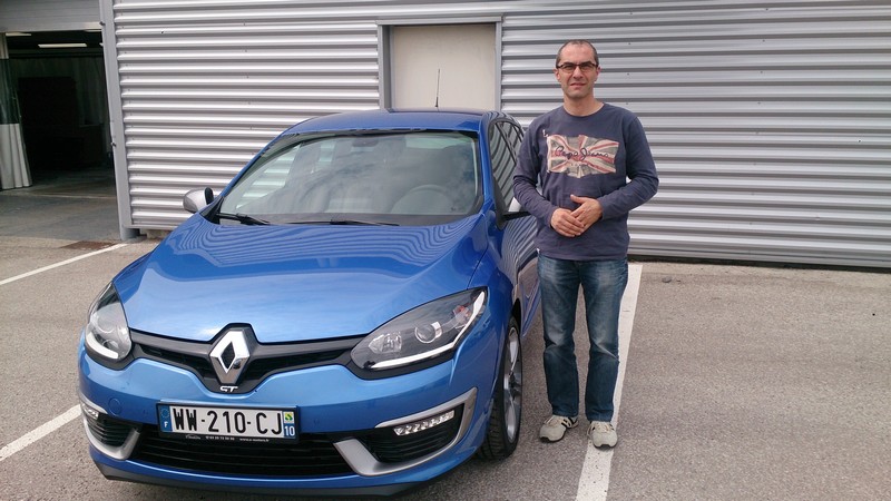 Avis-mandataire-auto-Emotors--Renault-megane-iii-gt-dci-165-plus-visio-system-.