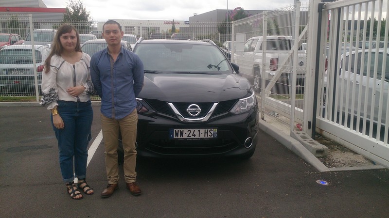 Avis-mandataire-auto-Emotors-Nissan-Qashqai-Connect-edition-dig-t-115-4x2-plus-toit-vitr.