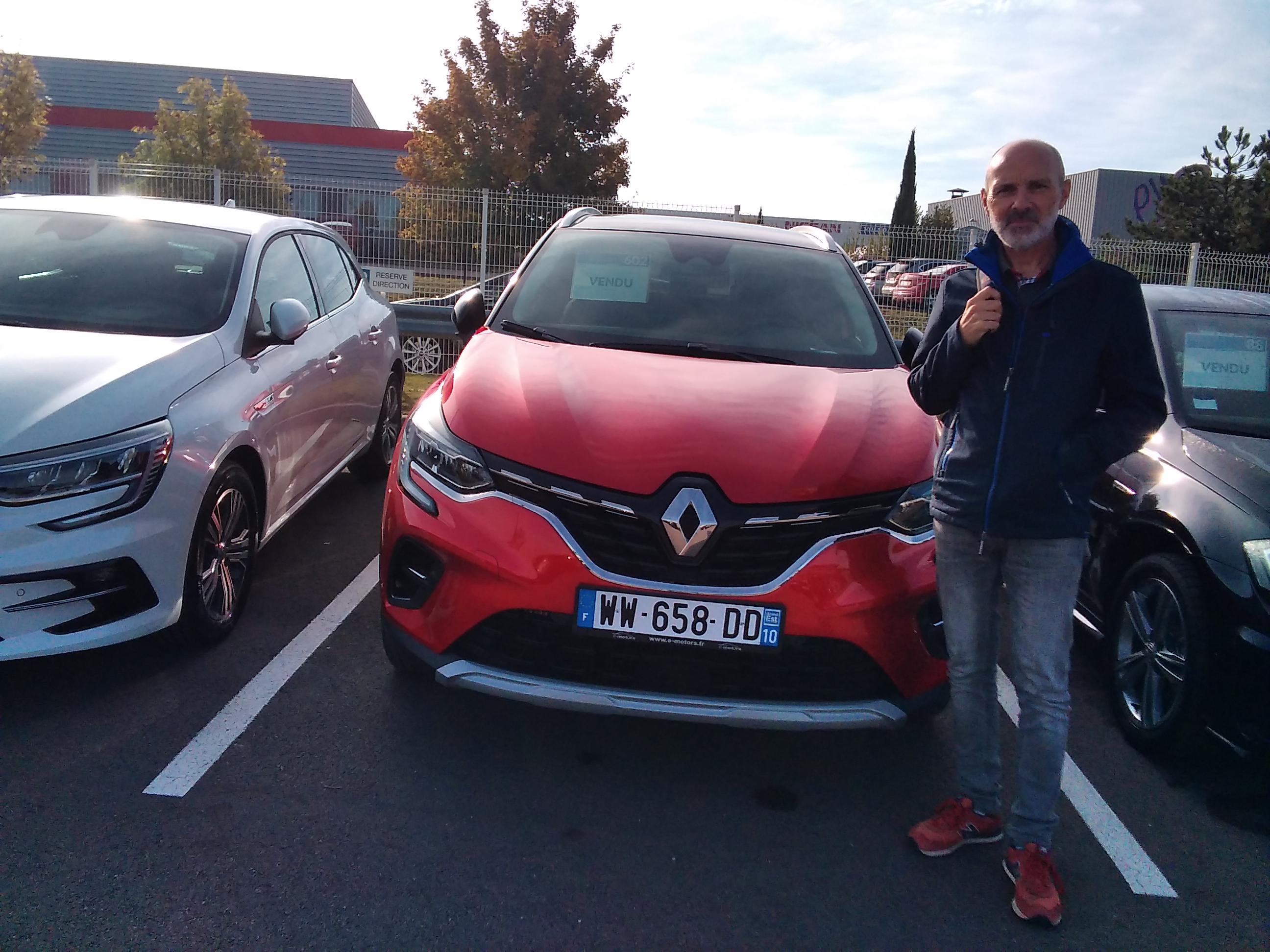 Avis-mandataire-auto-Emotors-Renault-Captur-Intens-tce-140-edc-plus-ecran-9-3-plus-cam-ra-plus-barres-de-toit.