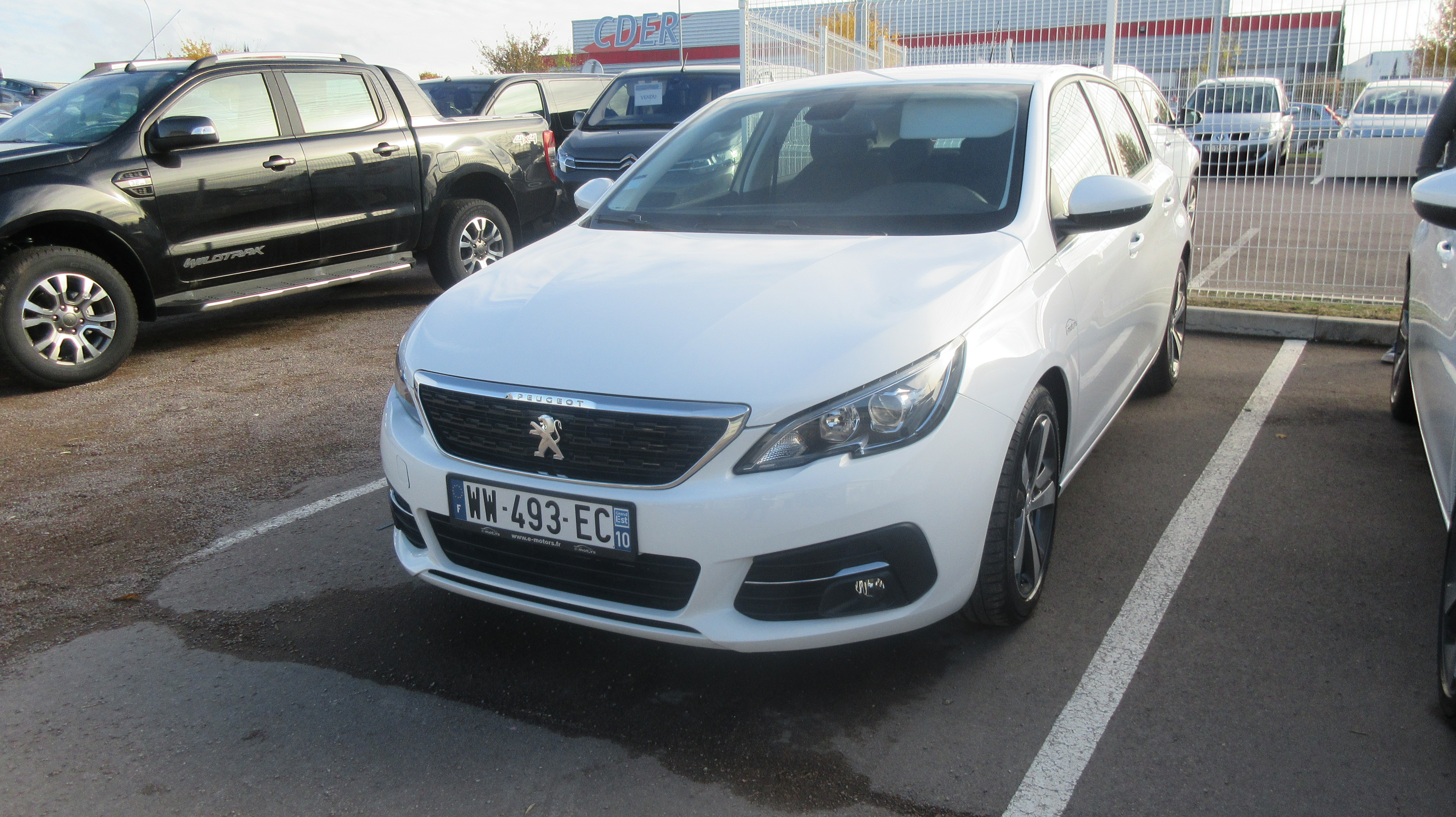 Avis-mandataire-auto-Emotors-Peugeot-308-Active-bluehdi-130-s-s-plus-gps.