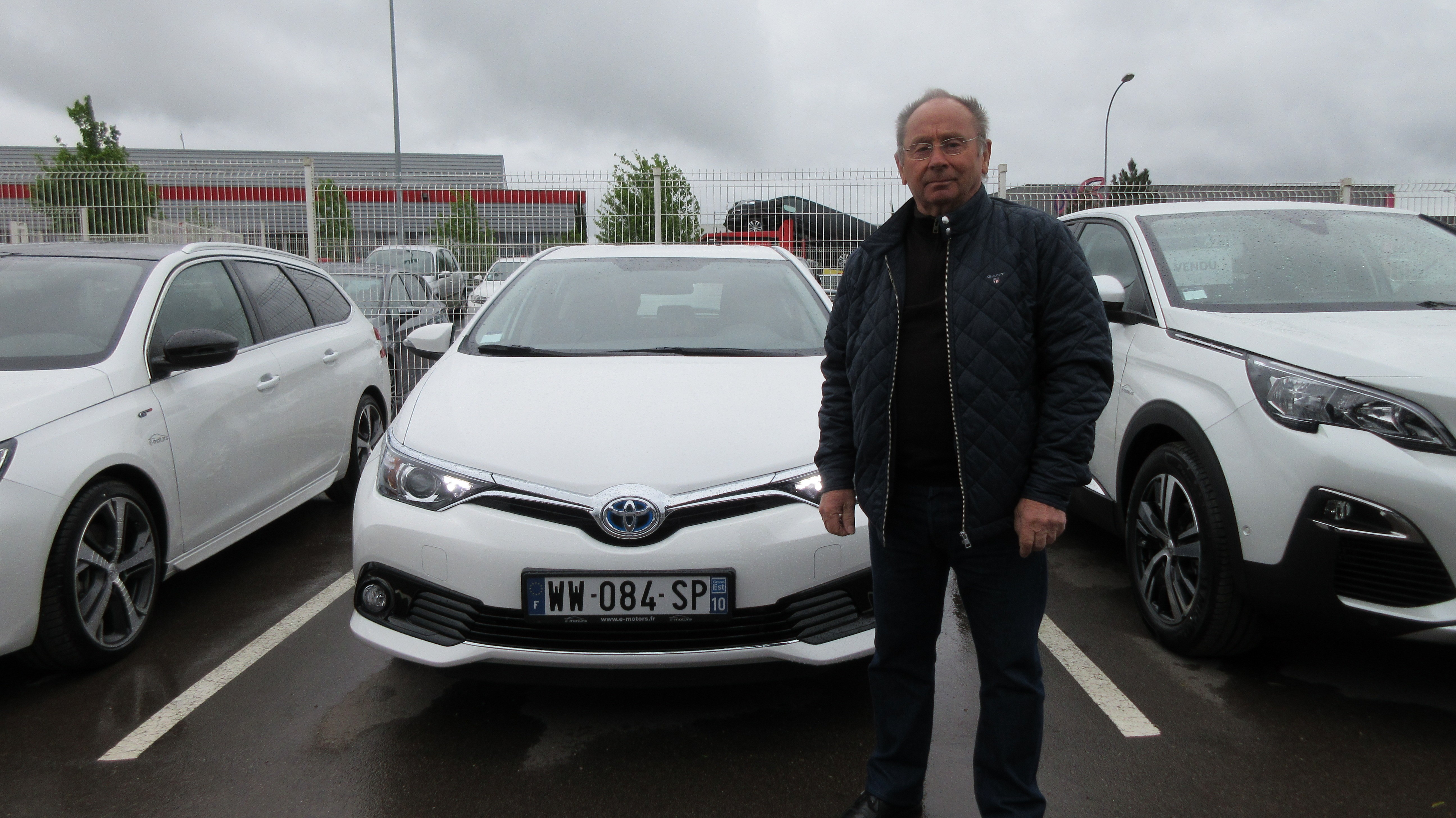 Avis-mandataire-auto-Emotors-Toyota-Auris-Hybride-tendance-136h.