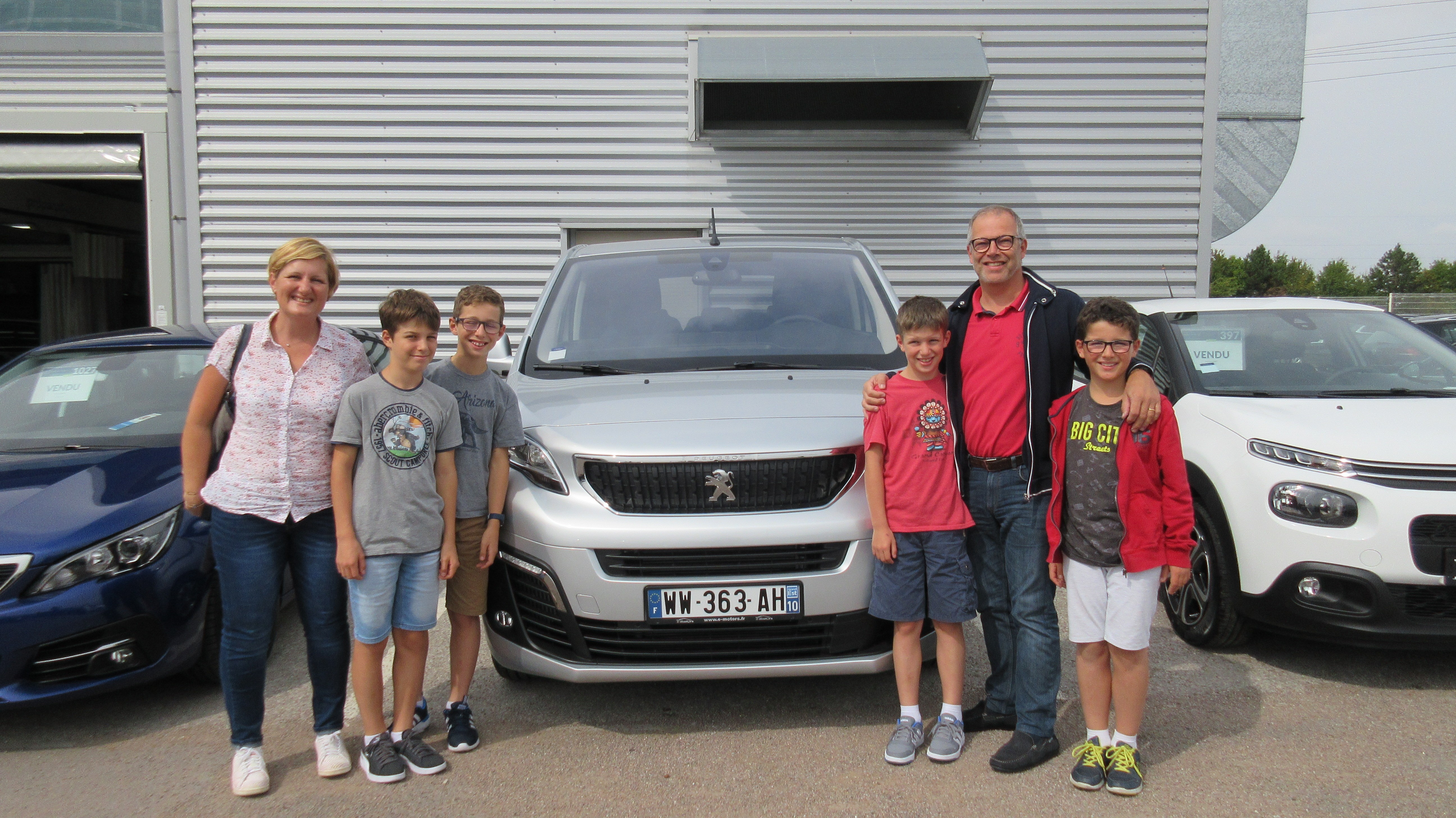 Avis-mandataire-auto-Emotors-Peugeot-Traveller-Standard-2-0-bluehdi-150ch-s-s-bvm6-active-8-places-plus-jantes-17.
