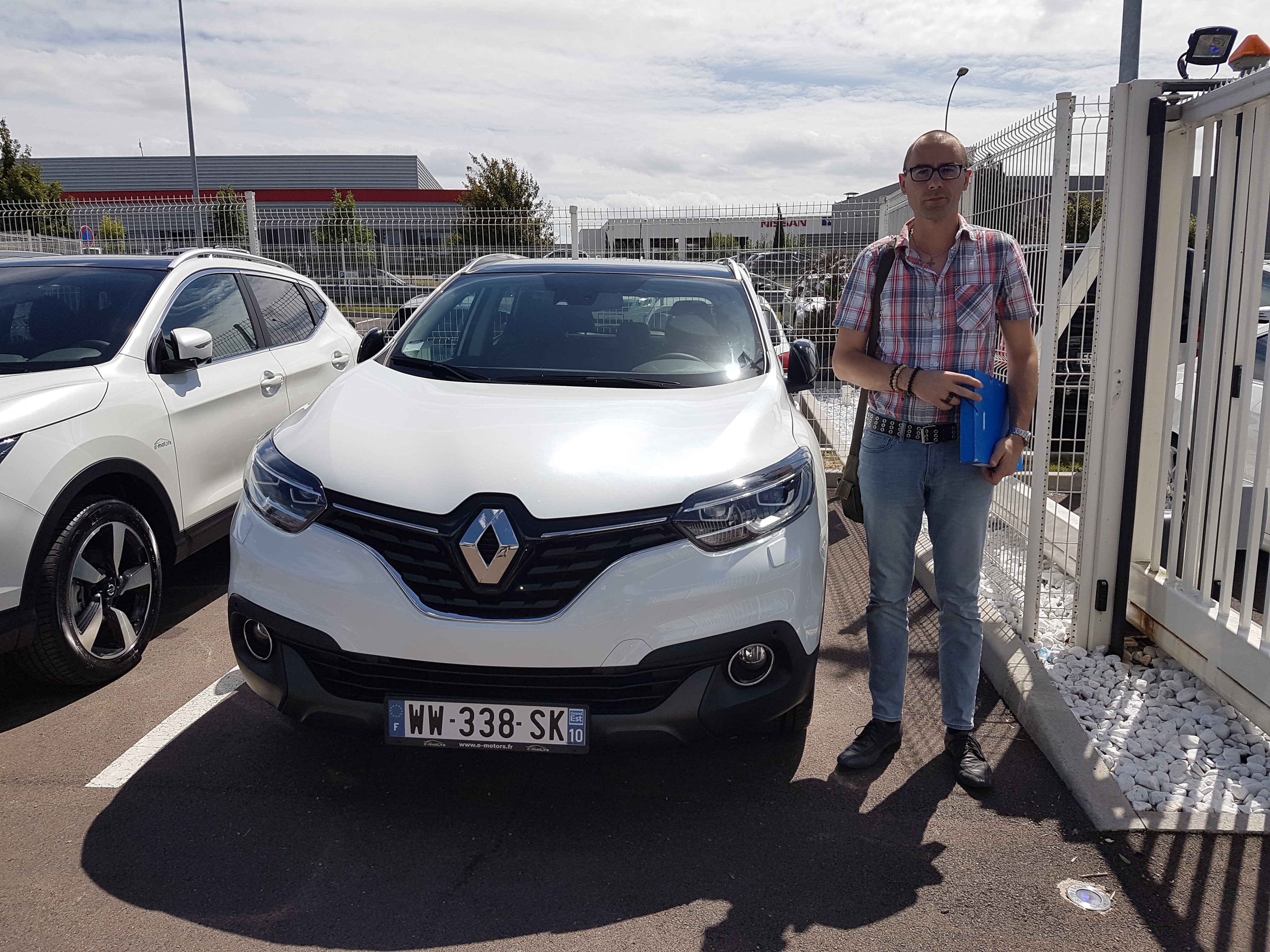 Avis-mandataire-auto-Emotors-Renault-Kadjar-Black-edition-tce-130-energy-edc-4x2-plus-toit-vitr.