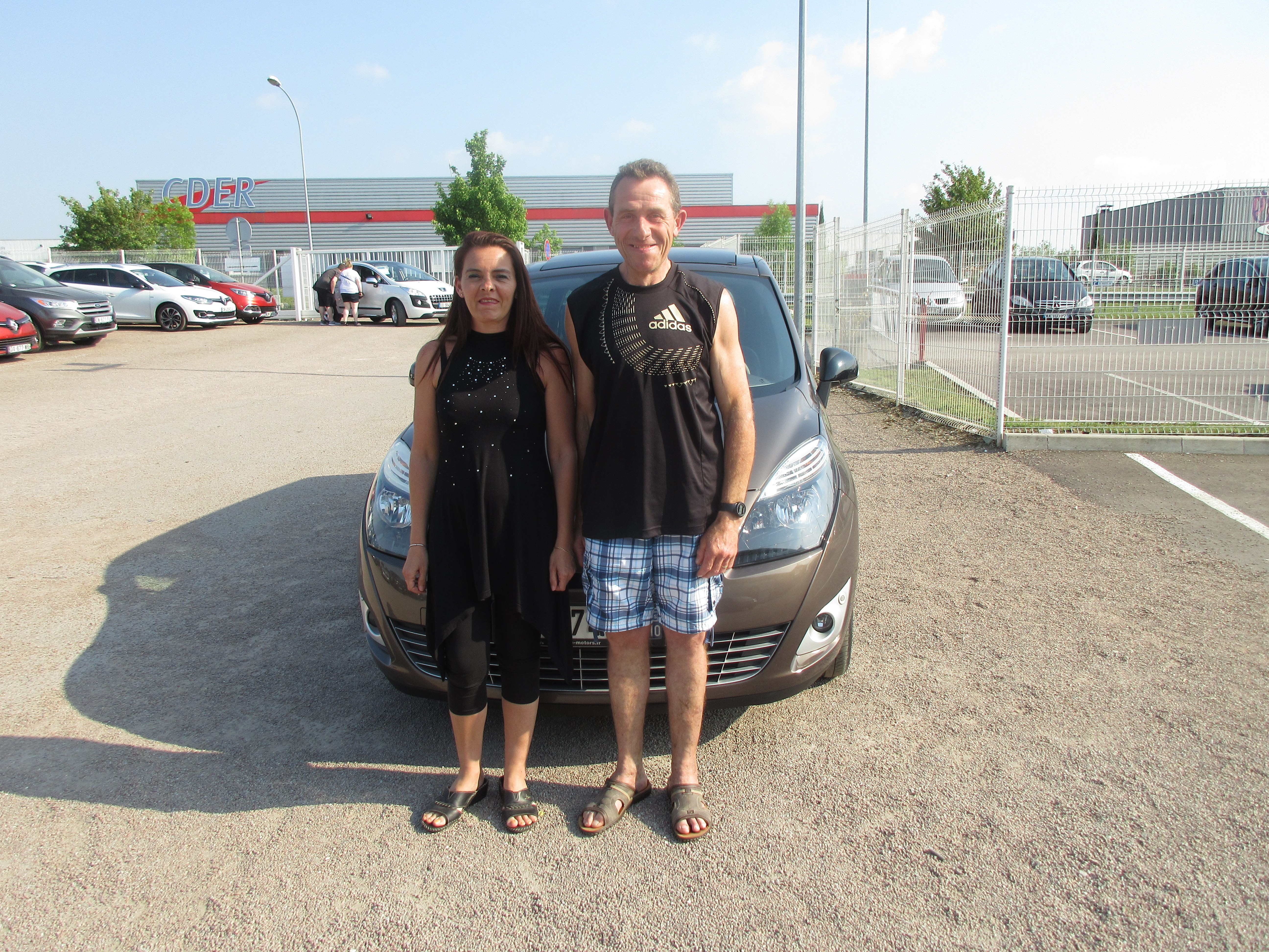 Avis-mandataire-auto-Emotors-Renault-Grand-scenic-Grand-sc-nic-iii-jade-dci-150-automatique-7places-plus-gps.