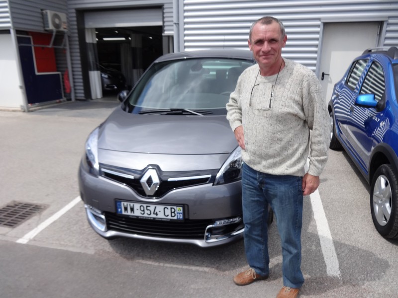 Avis-mandataire-auto-Emotors--Renault-scenic-iii-bose-tce-130-energy-.