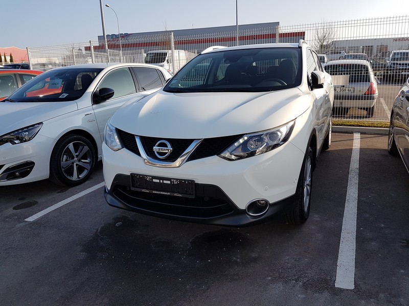 Avis-mandataire-auto-Emotors-Nissan-Qashqai-Tekna-dci-130-4x2-plus-2300km.