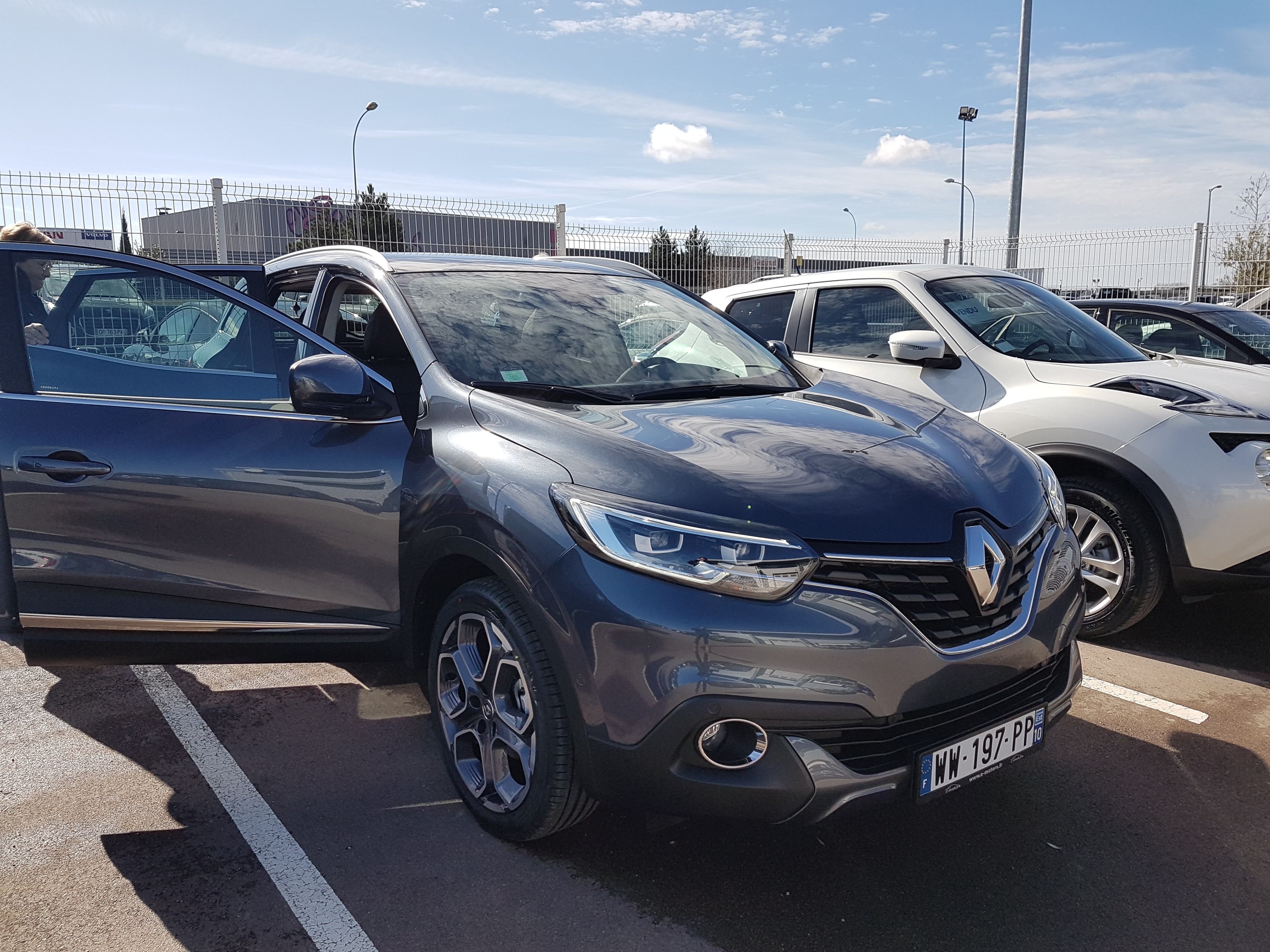 Avis-mandataire-auto-Emotors-Renault-Kadjar-Intens-tce-130-edc-4x2-plus-bose-toit-pano.