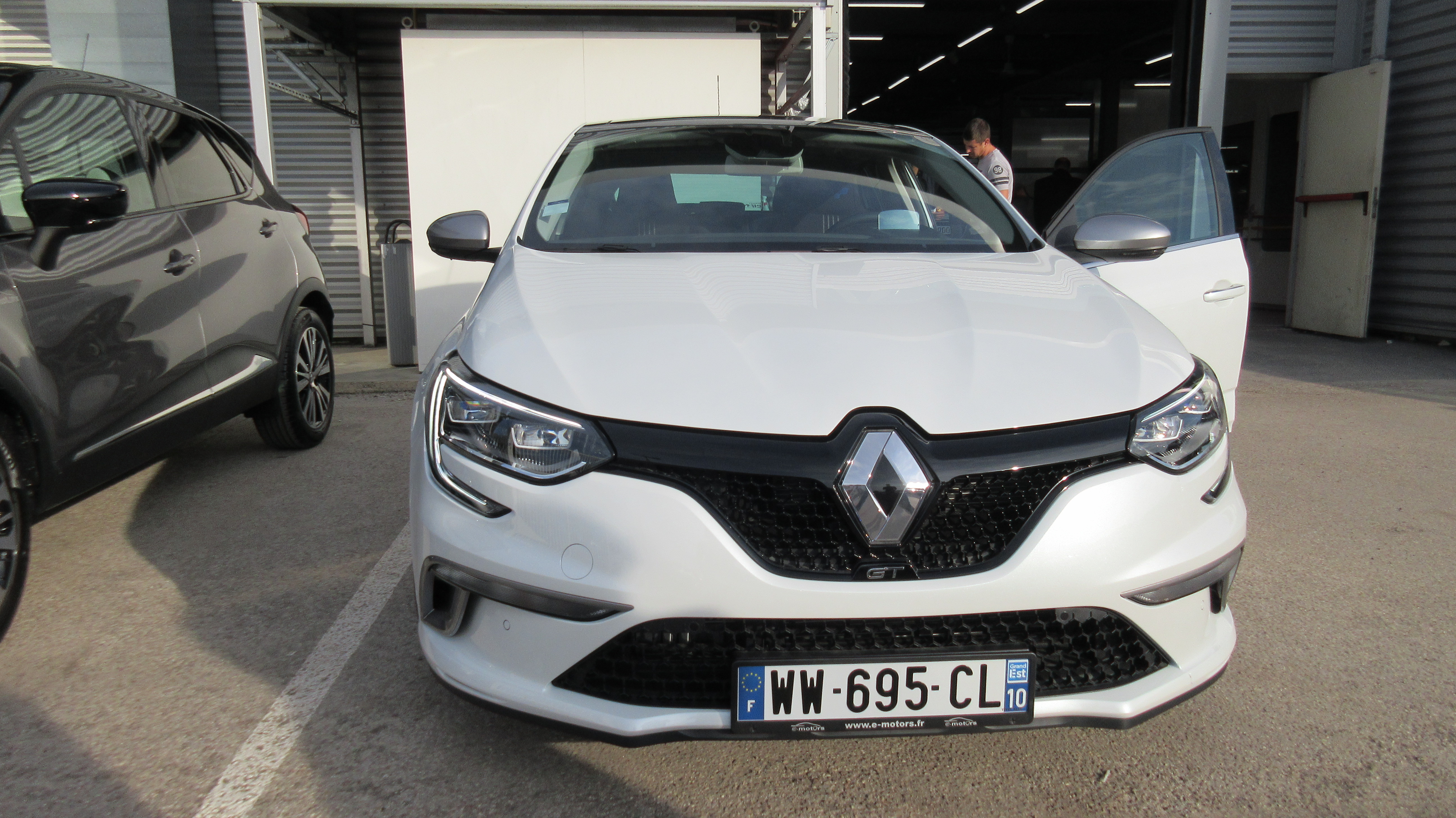 Avis-mandataire-auto-Emotors-Renault-Megane-iv-berline-M-gane-iv-berline-gt-tce-205-energy-edc-plus-bose-toit-vitr.