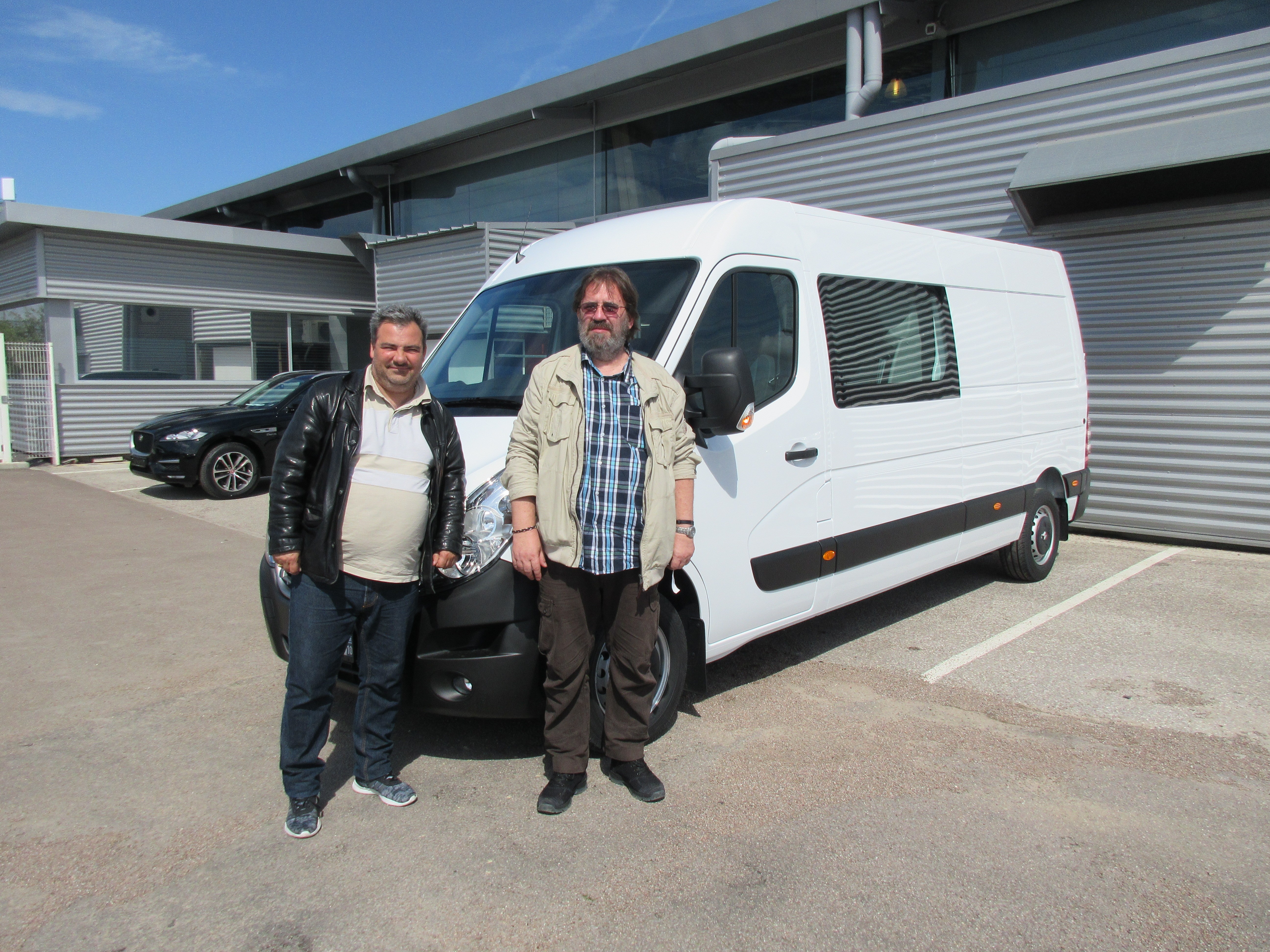 Avis-mandataire-auto-Emotors-Renault-Master-cabine-approfondie-Grand-confort-l3h2-3-5t-dci-170-energy-quickshift.