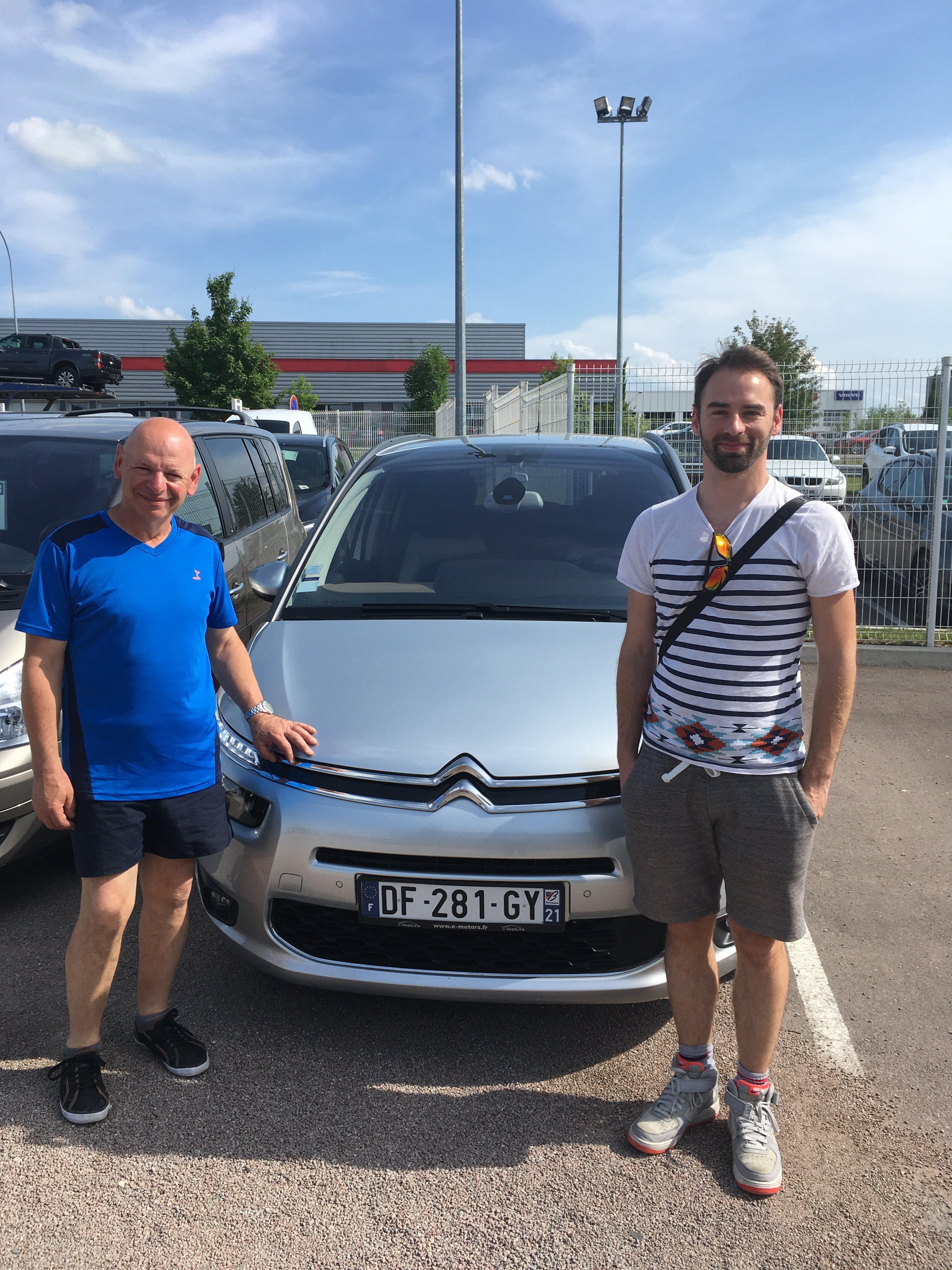 Avis-mandataire-auto-Emotors-Citroen-Grand-c4-picasso-Exclusive-hdi-115-7places.