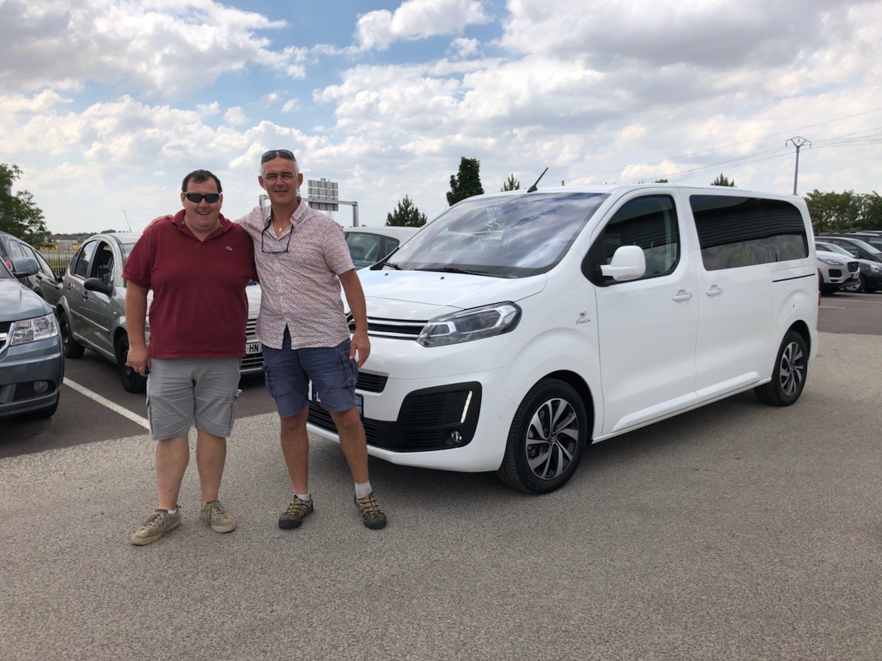 Avis-mandataire-auto-Emotors-Citroen-Spacetourer-M-shine-bluehdi-180-s-s-eat6.