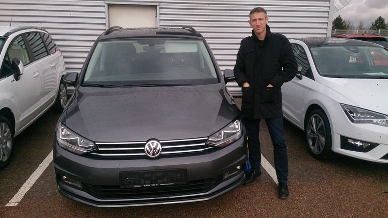 Avis-mandataire-auto-Emotors--Volkswagen-touran-confortline-tdi-110-7places-.