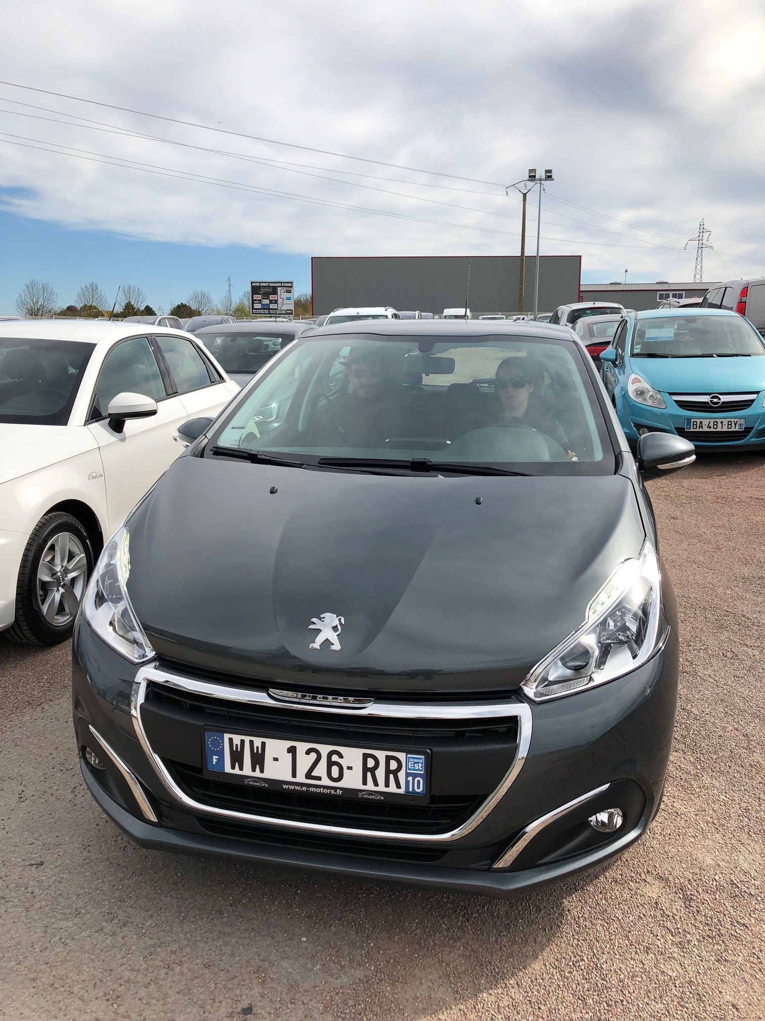 Avis-mandataire-auto-Emotors-Peugeot-208-Active-puretech-82-5p.
