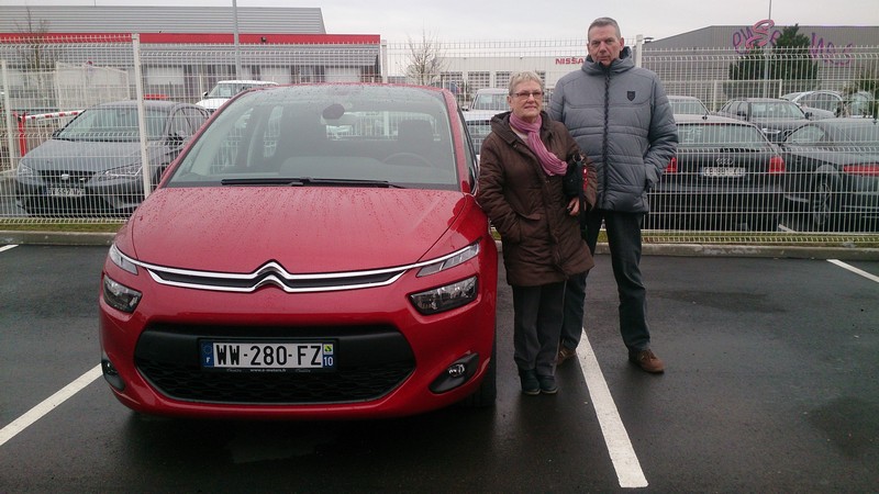 Avis-mandataire-auto-Emotors--Citroen-c4-picasso-confort-bluehdi-120-s-s-.