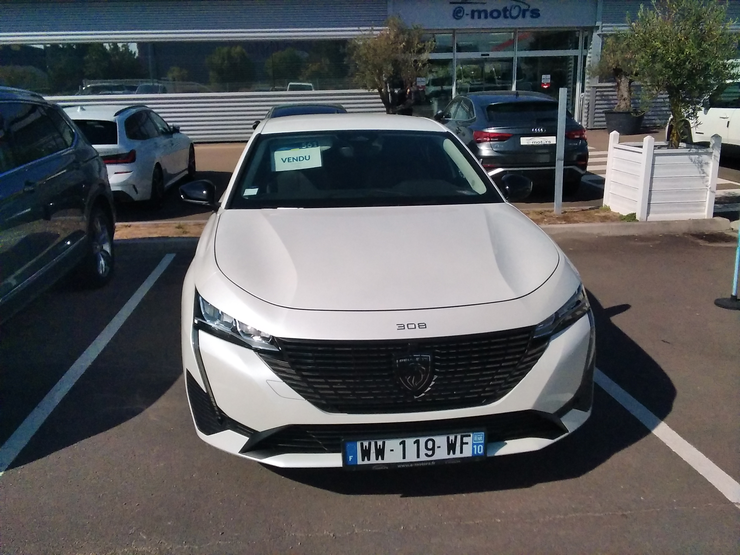 Avis-mandataire-auto-Emotors-Peugeot-308-Allure-pack-puretech-130-s-s-plus-pack-drive-assist-plus.