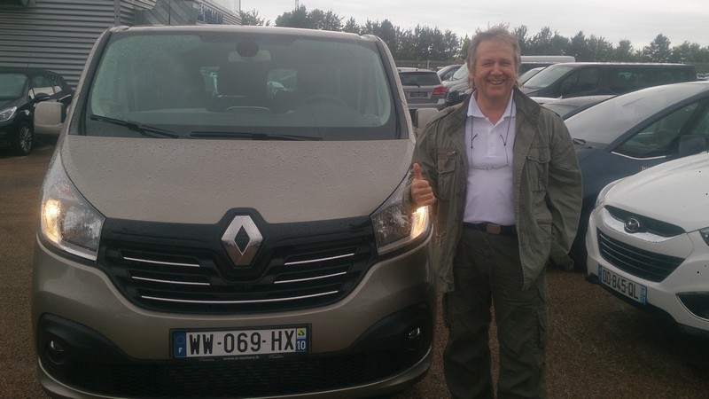 Avis-mandataire-auto-Emotors-Renault-Trafic-combi-Grand-intens-dci-125-energy-9places-plus-portes-180.