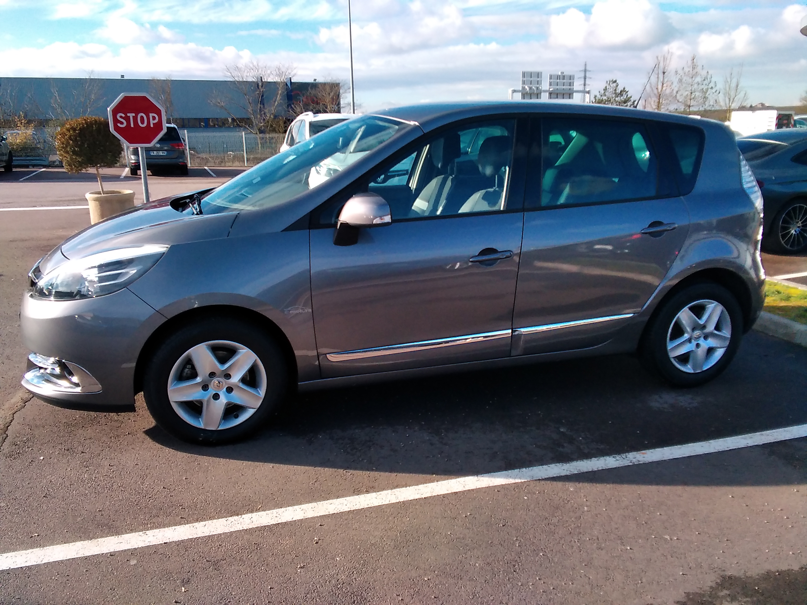 Avis-mandataire-auto-Emotors-Renault-Scenic-iii-Scenic-dci-110-edc.