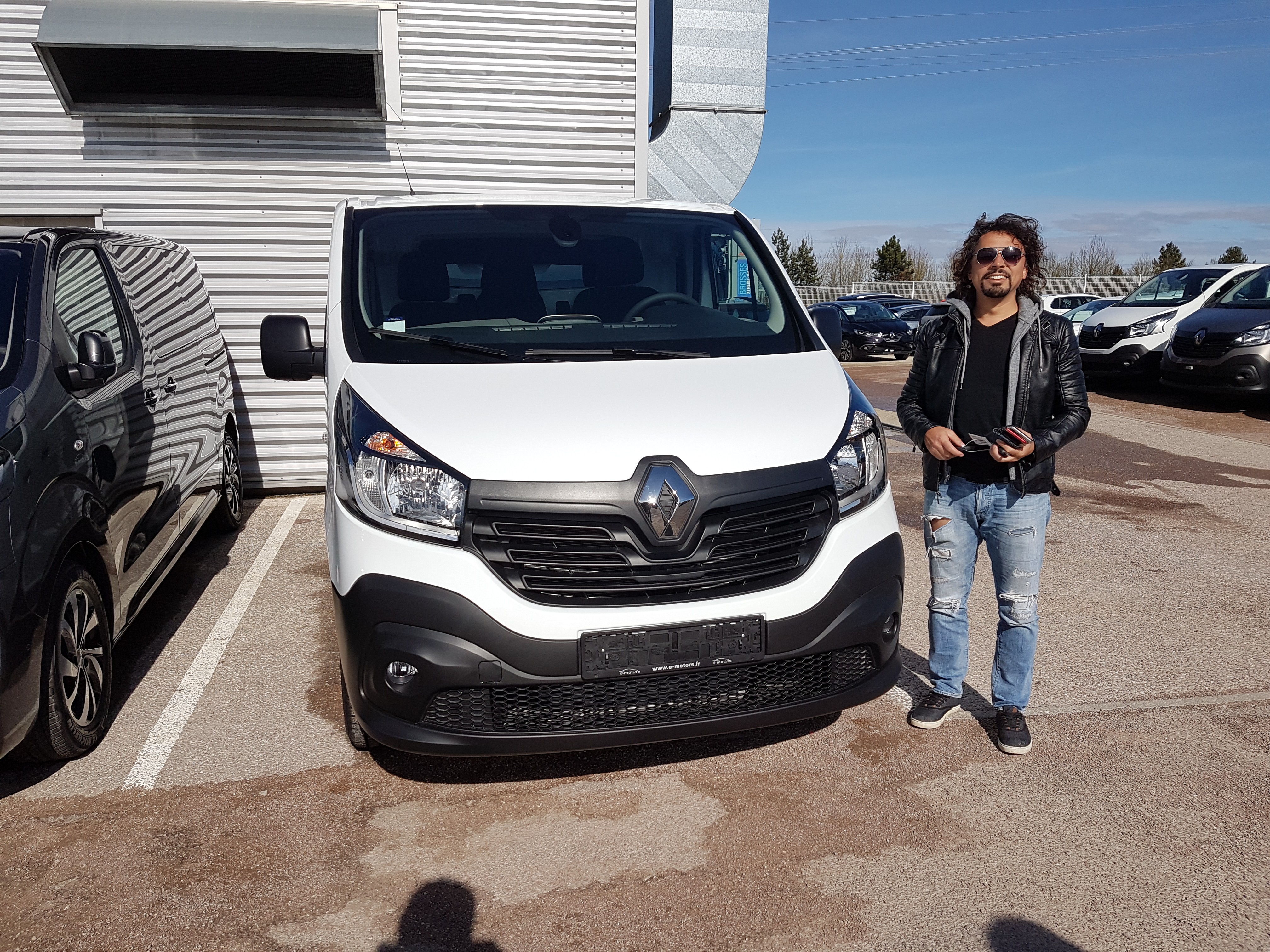 Avis-mandataire-auto-Emotors-Renault-Trafic-fourgon-Grand-confort-l1h1-2-8t-dci-120.