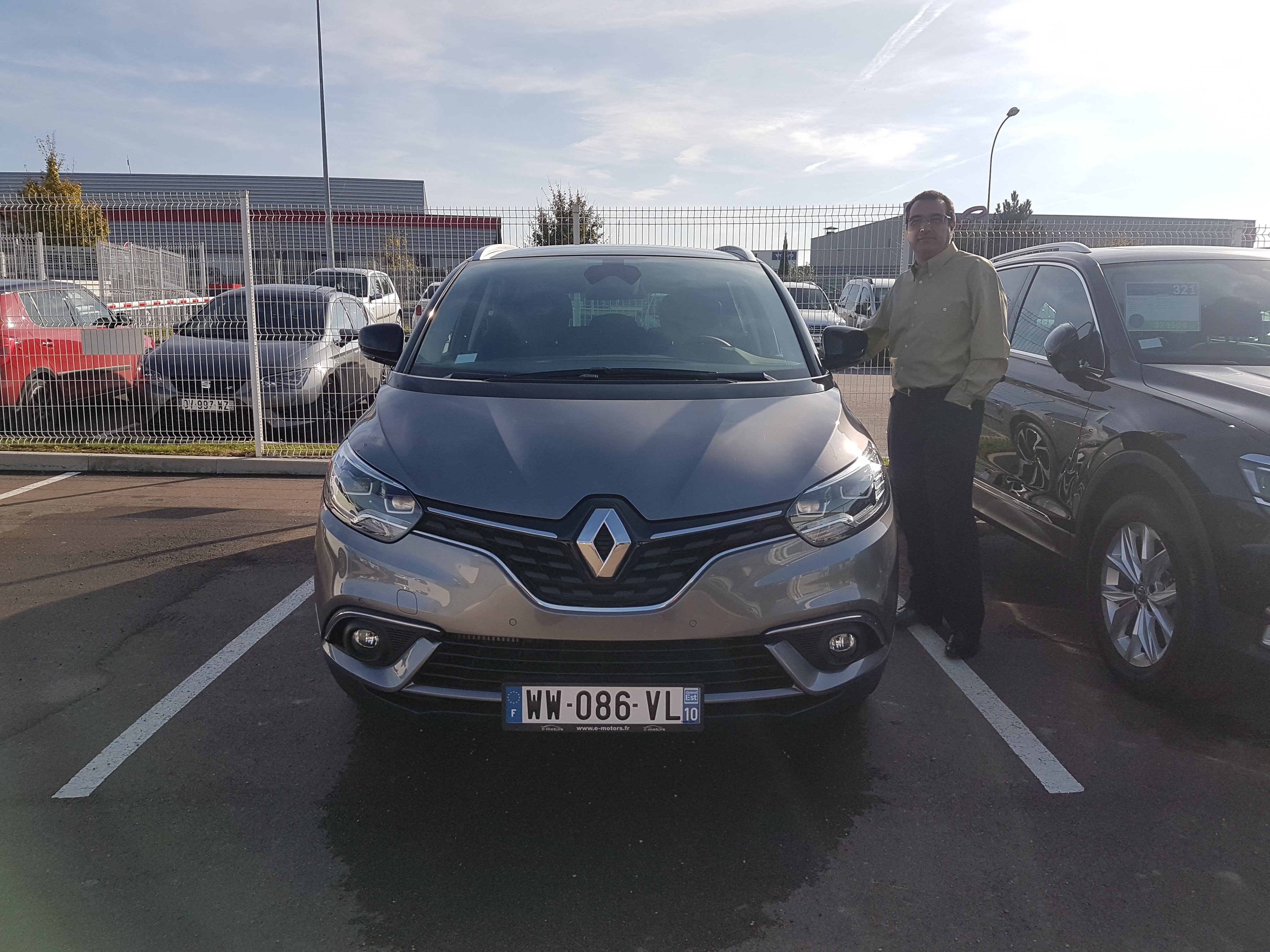 Avis-mandataire-auto-Emotors-Renault-Grand-scenic-Grand-sc-nic-intens-dci-130-energy-7places.