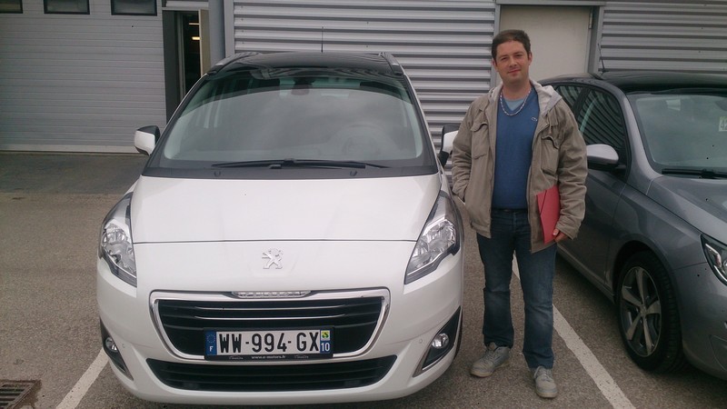 Avis-mandataire-auto-Emotors--Peugeot-5008-allure-bluehdi-120-plus-7-places-.