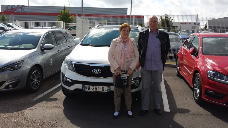 Avis-mandataire-auto-Emotors--Kia-sportage-active-crdi-115-4x2-plus-gps-plus-toit-vitr-.