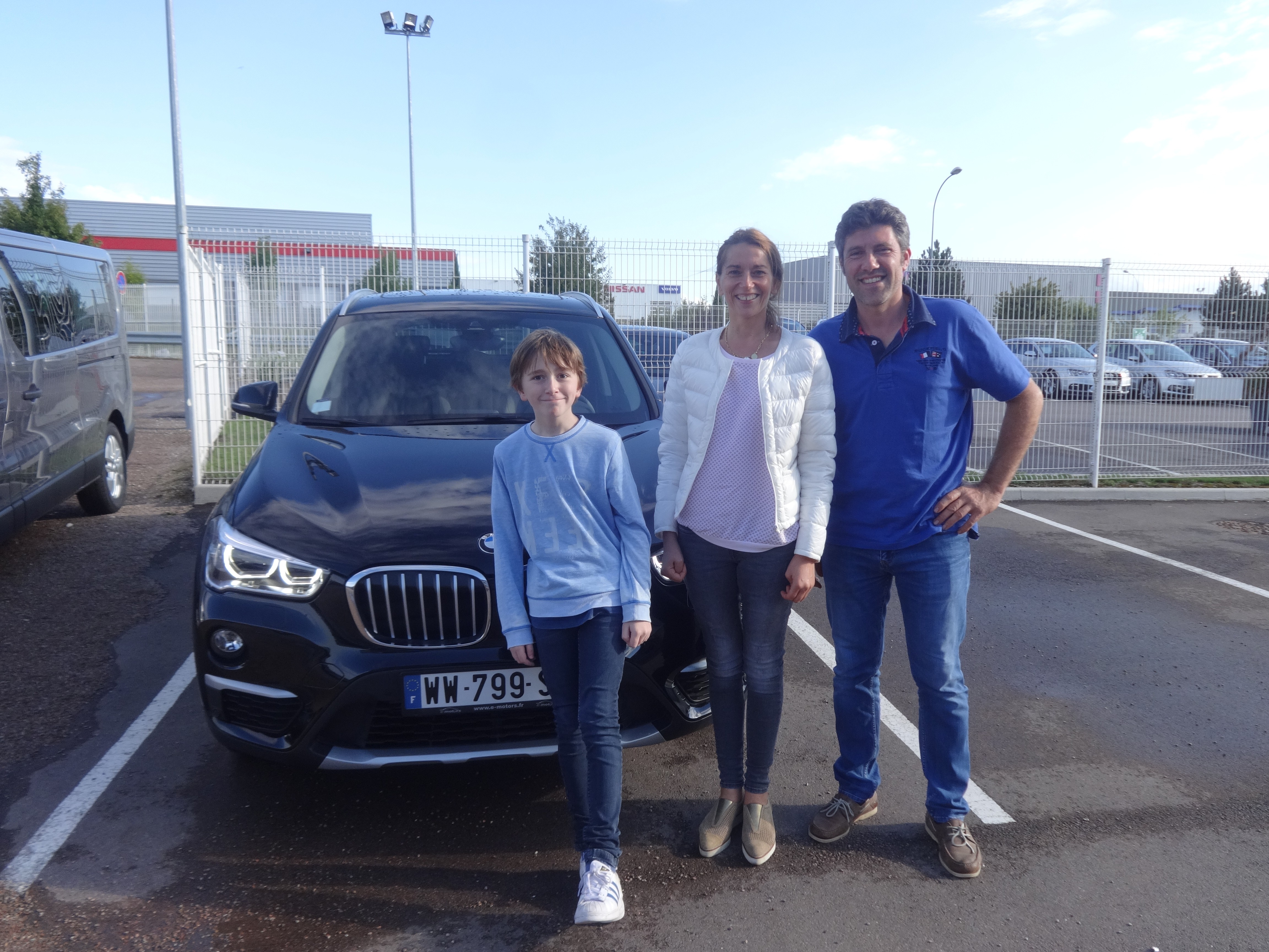 Avis-mandataire-auto-Emotors-Bmw-X1-f48-X1-xdrive-xline-20d-automatique-plus-toit-panoramique.