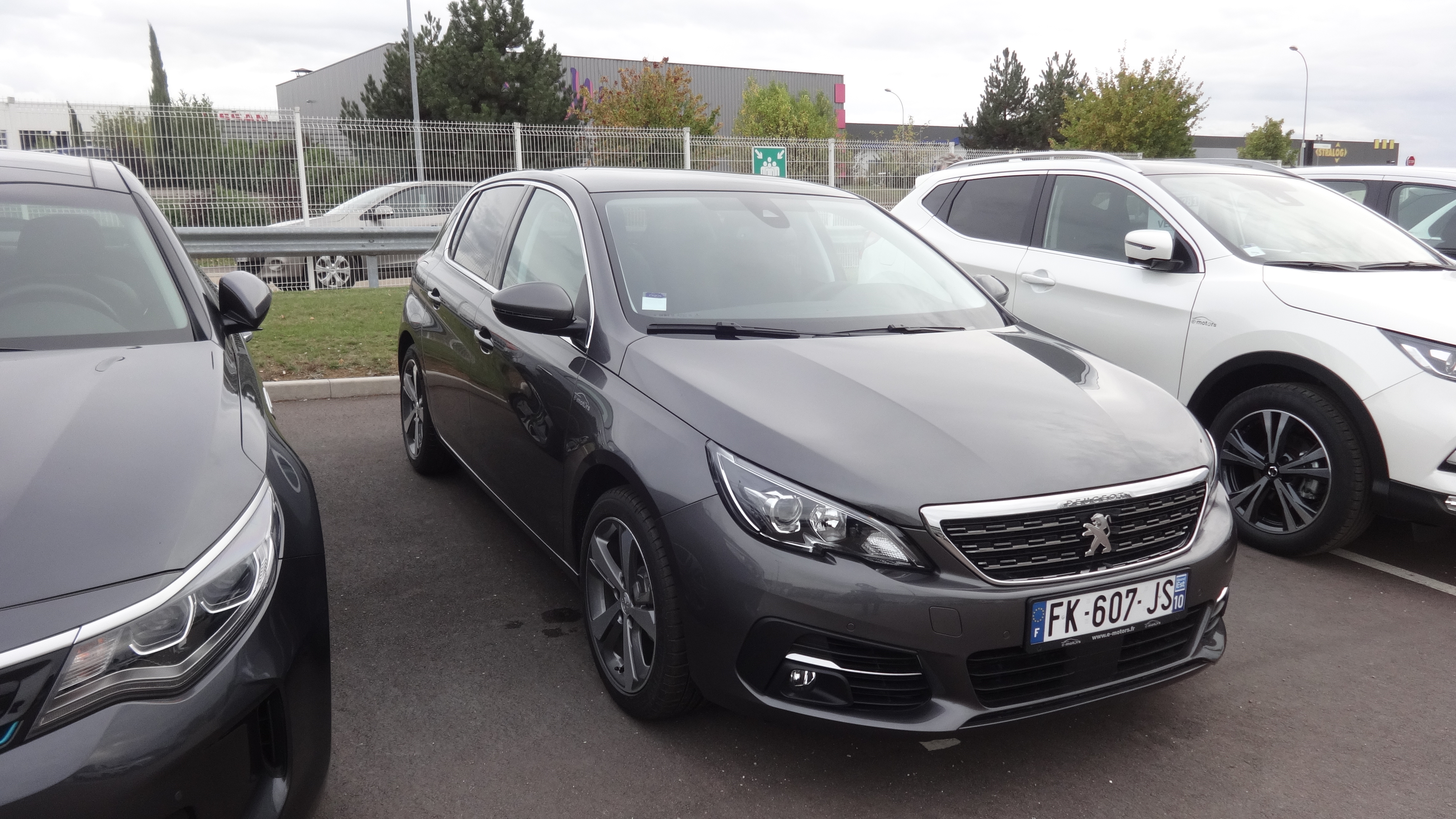 Avis-mandataire-auto-Emotors-Peugeot-308-Allure-puretech-130-eat8-s-s-plus-toit-pano-plus-jantes-17.