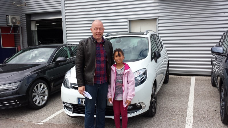 Avis-mandataire-auto-Emotors-Renault-Grand-scenic-Grand-sc-nic-iii-bose-dci-130-energy-7places-plus-toit-vitr.