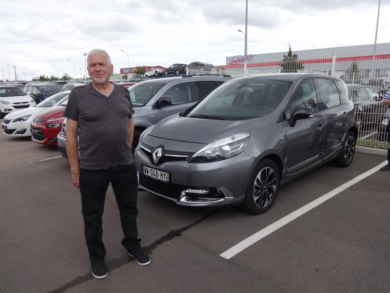 Avis-mandataire-auto-Emotors-Renault-Grand-scenic-Grand-sc-nic-iii-bose-tce-130-energy.