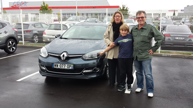 Avis-mandataire-auto-Emotors--Renault-m-gane-iii-estate-bose-tce-130-edc-.