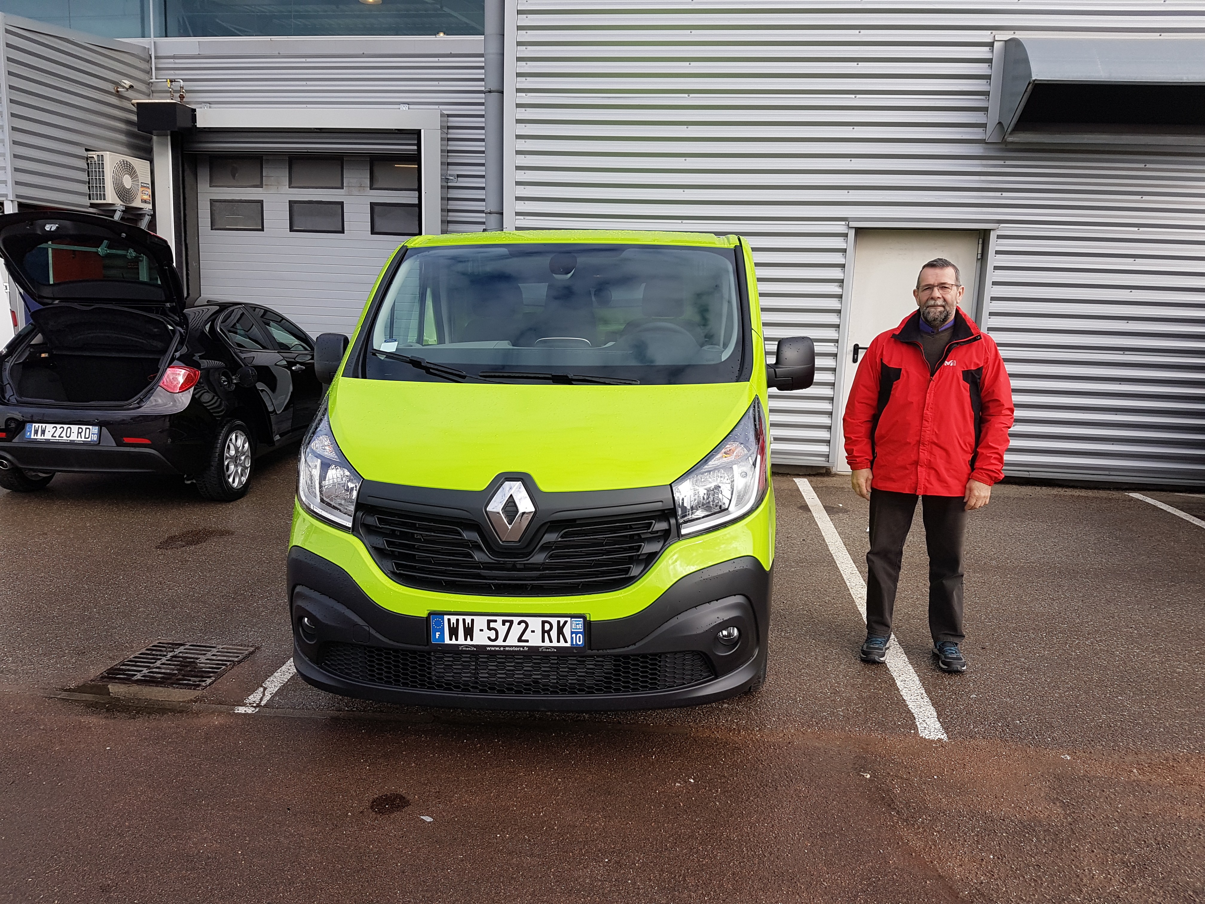 Avis-mandataire-auto-Emotors-Renault-Trafic-fourgon-Grand-confort-l1h1-2-8t-dci-120-plus-gps.