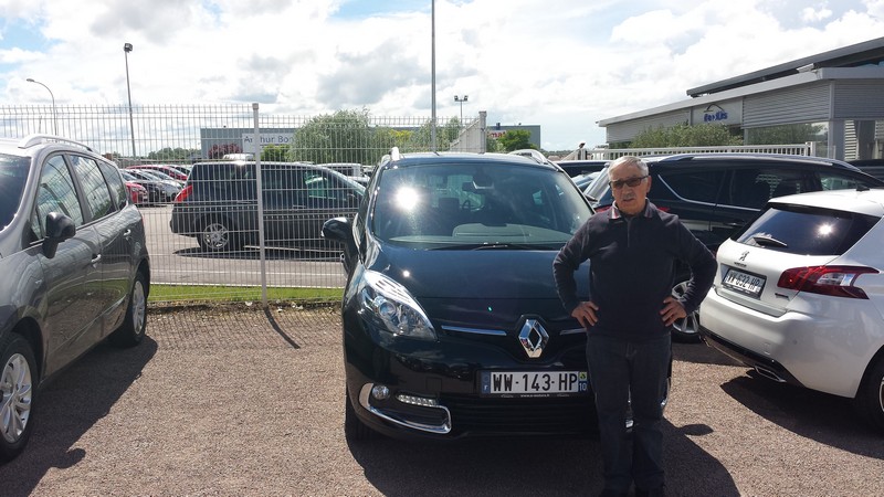 Avis-mandataire-auto-Emotors-Renault-Grand-scenic-Grand-sc-nic-iii-bose-dci-110-edc-7places-plus-toit-vitr.