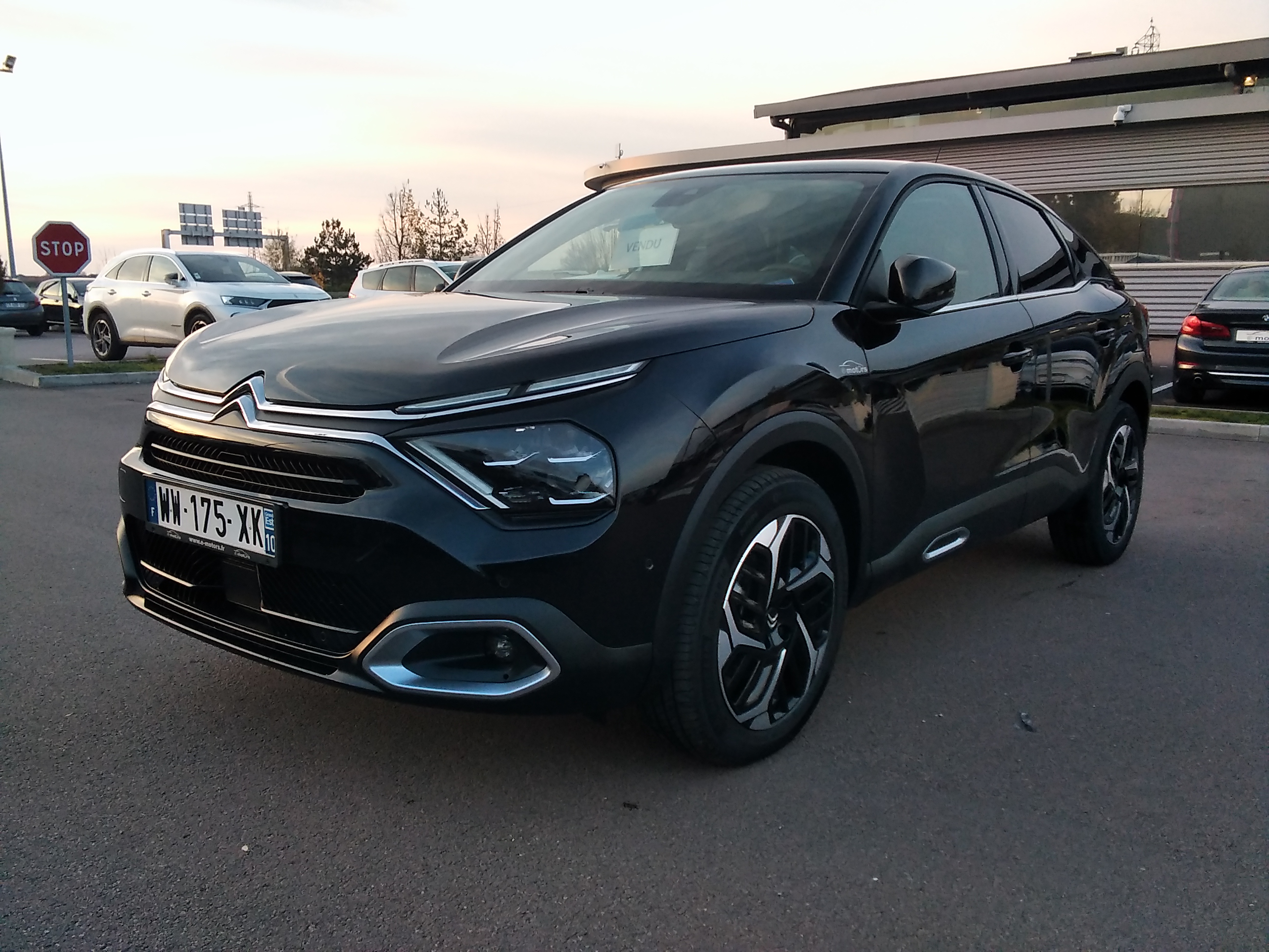 Avis-mandataire-auto-Emotors-Citroen-C4-Bluehdi-130-s-s-eat8-shine.