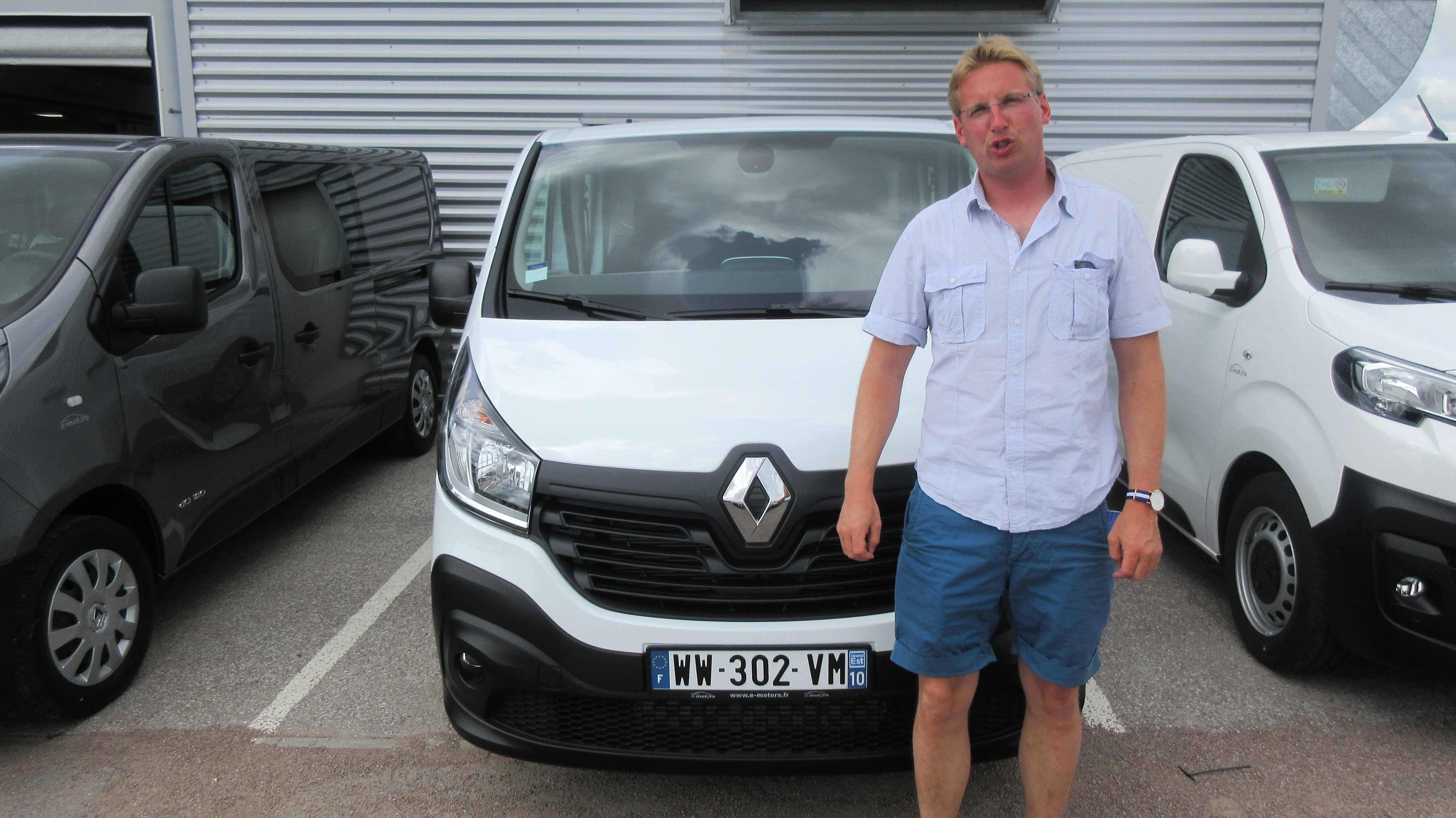 Avis-mandataire-auto-Emotors-Renault-Trafic-cabine-approfondie-Grand-confort-l2h1-1200kg-dci-120-5places-plus-gps.