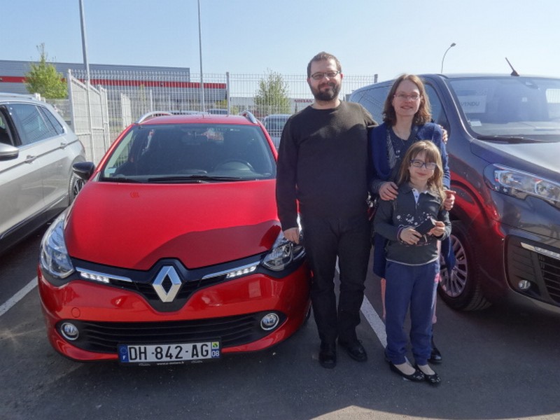 Avis-mandataire-auto-Emotors-Renault-Clio-iv-estate-Limited-dci-90-plus-gps.