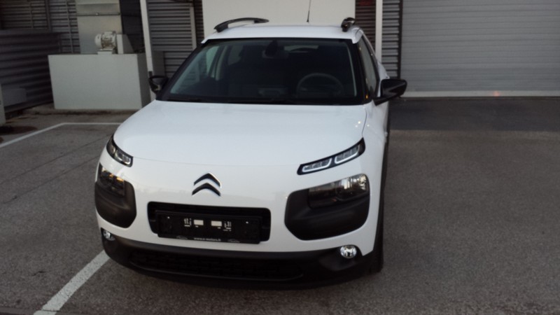 Avis-mandataire-auto-Emotors--Citroen-c4-cactus-shine-bluehdi-100-s-s-.