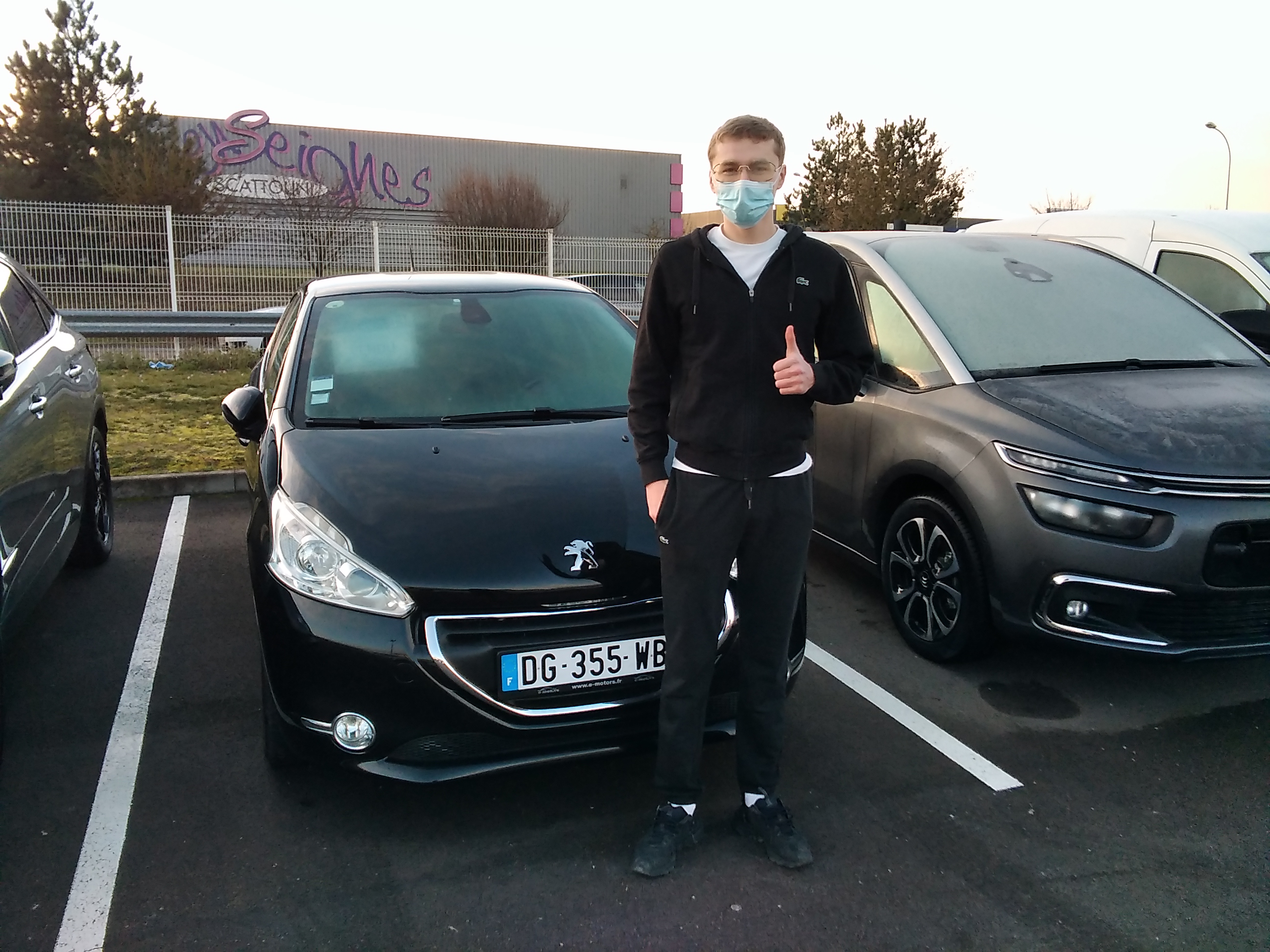 Avis-mandataire-auto-Emotors-Peugeot-208-1-6-e-hdi-92ch-bvm5-allure.