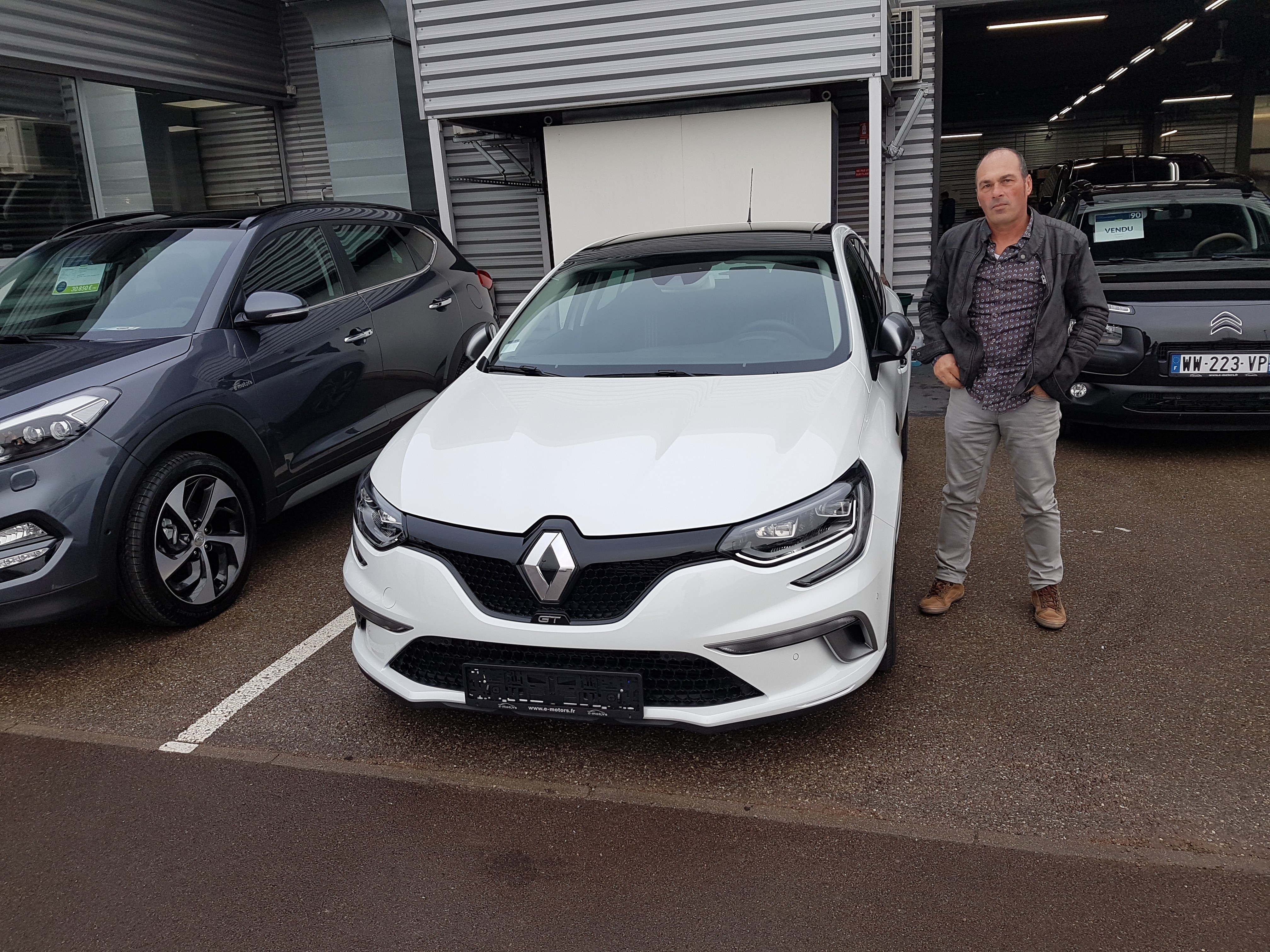 Avis-mandataire-auto-Emotors-Renault-Megane-iv-berline-M-gane-iv-berline-gt-tce-205-energy-edc-plus-bose-toit-vitr.