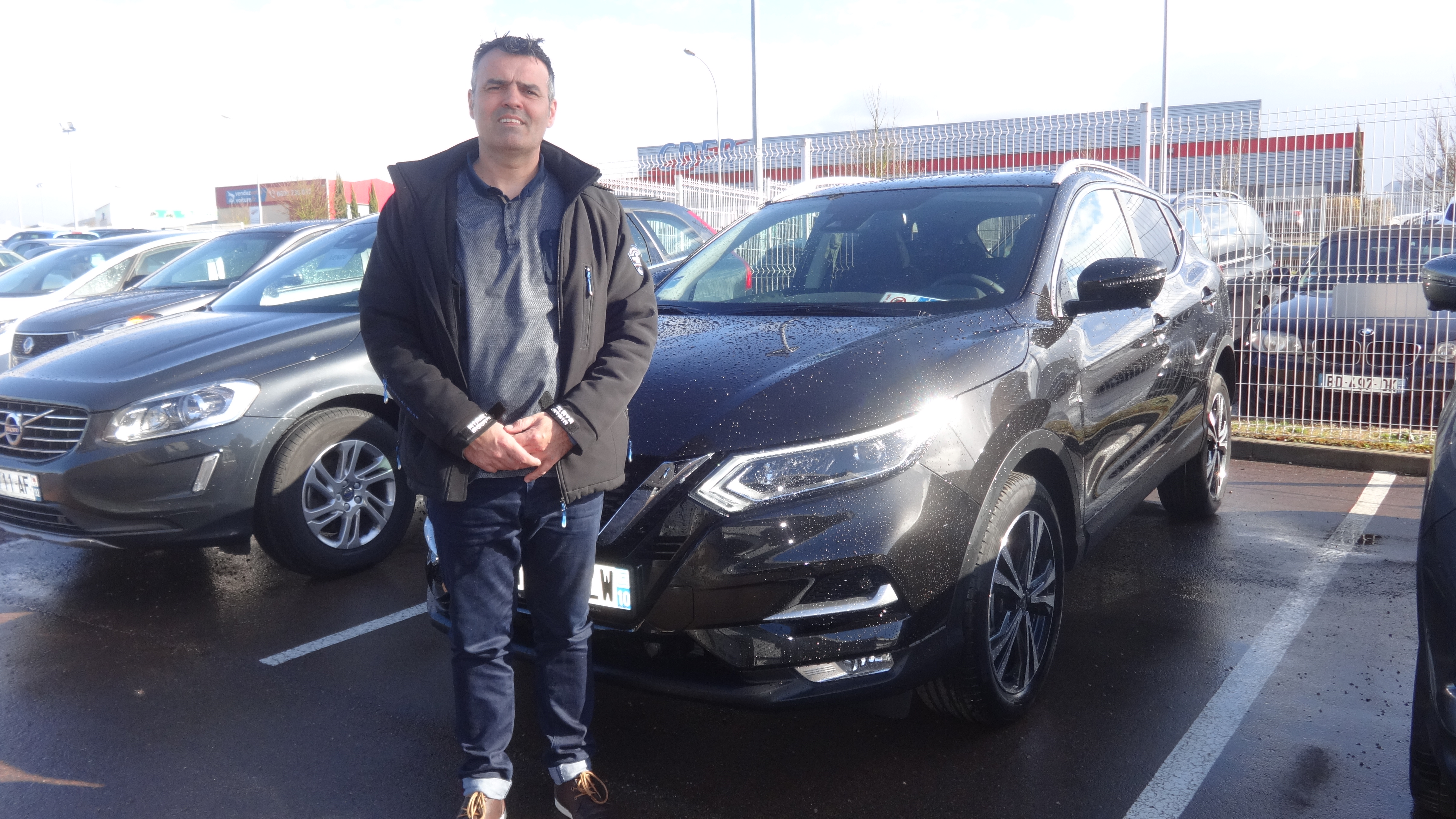 Avis-mandataire-auto-Emotors-Nissan-Qashqai-N-connecta-dci-115-4x2-plus-toit-pano-full-led.