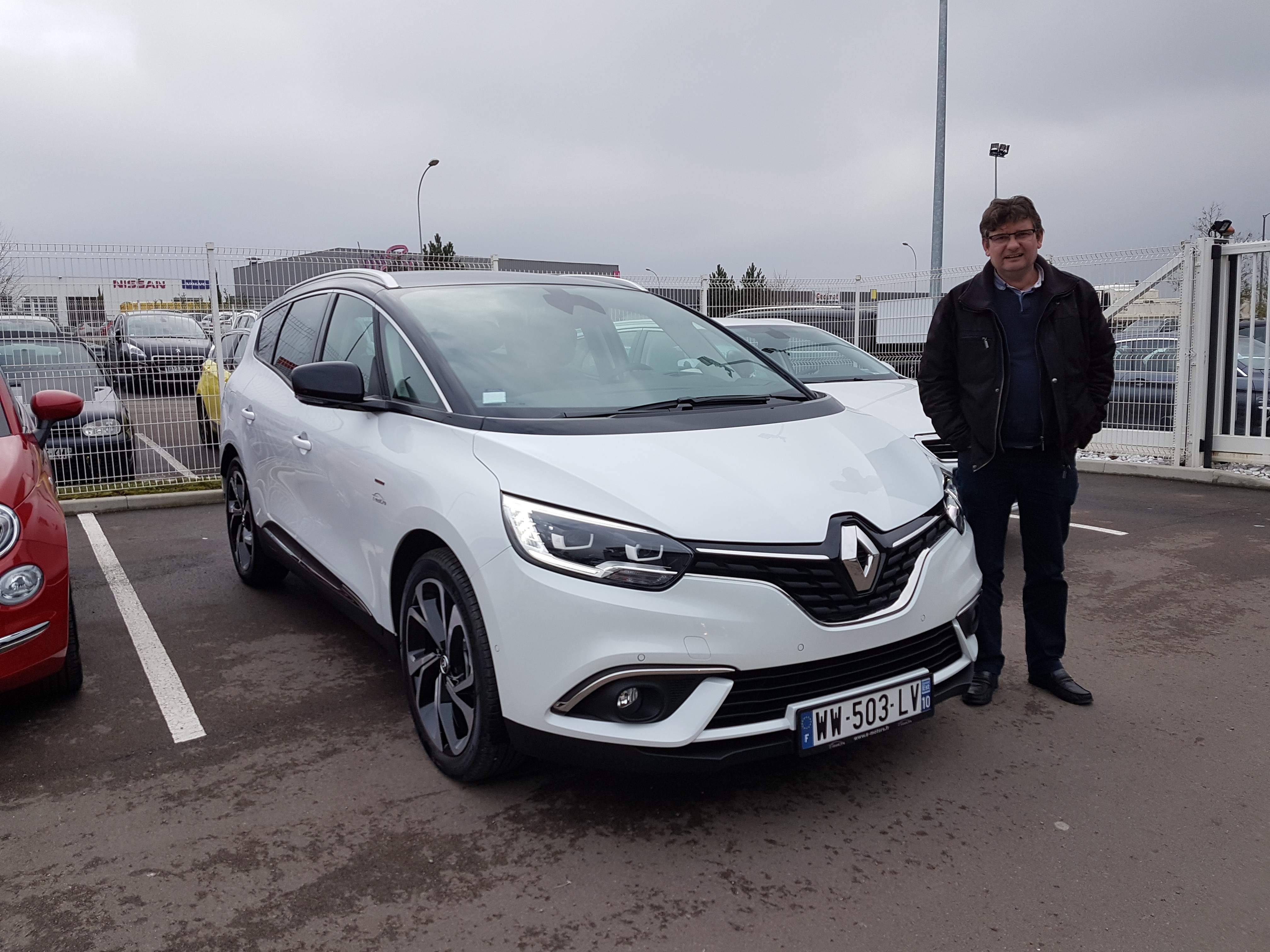 Avis-mandataire-auto-Emotors-Renault-Grand-scenic-Grand-sc-nic-intens-dci-130-energy-7places-plus-bose-toit-vitr.
