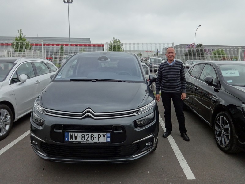 Avis-mandataire-auto-Emotors-Citroen-C4-picasso-Shine-bluehdi-150-s-s.