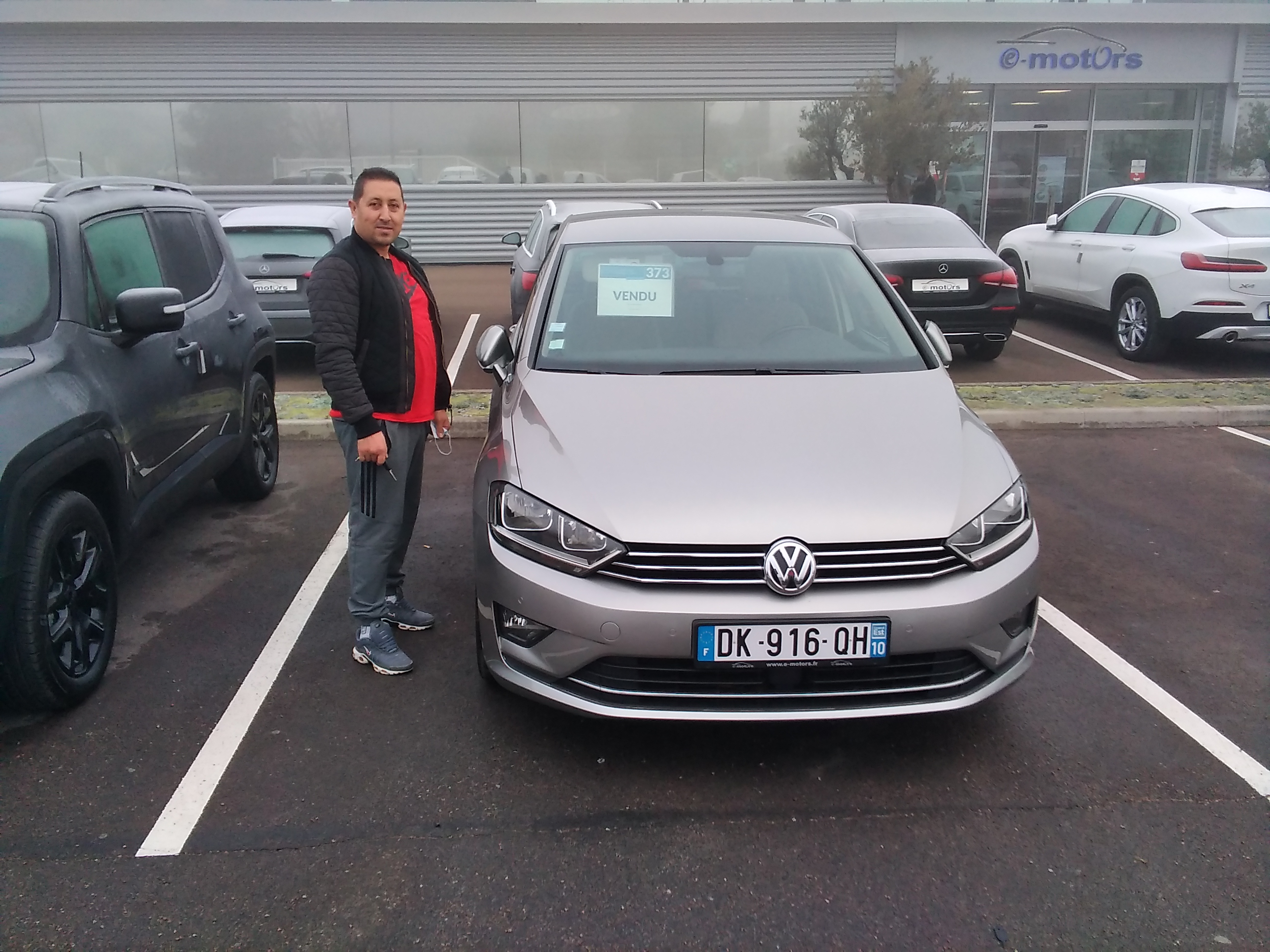 Avis-mandataire-auto-Emotors-Volkswagen-Golf-sportsvan-1-6-tdi-110-fap-bluemotion-technology-carat.