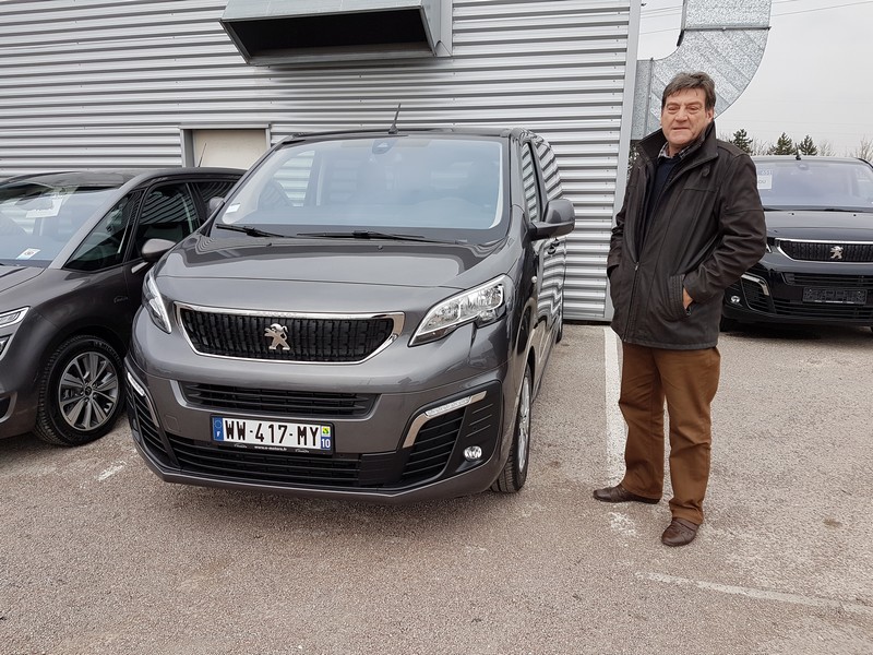 Avis-mandataire-auto-Emotors-Peugeot-Traveller-Standard-1-6-bluehdi-115ch-s-s-bvm6-active-8-places.