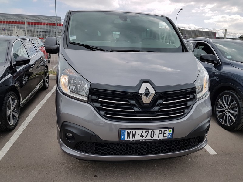 Avis-mandataire-auto-Emotors-Renault-Trafic-combi-Grand-intens-dci-125-energy-8places-plus-portes-180.