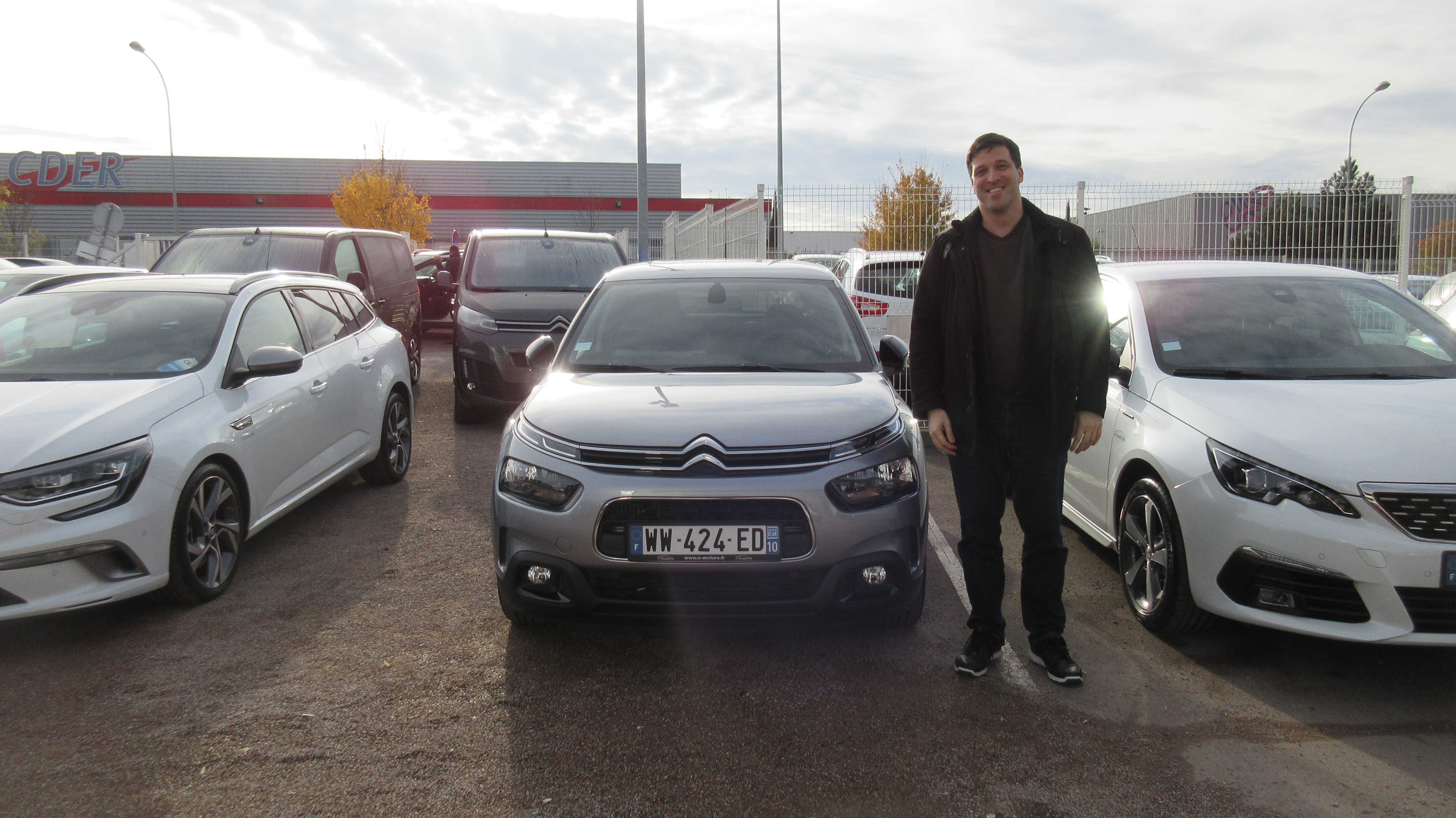 Avis-mandataire-auto-Emotors-Citroen-C4-cactus-Shine-bluehdi-100-s-s.