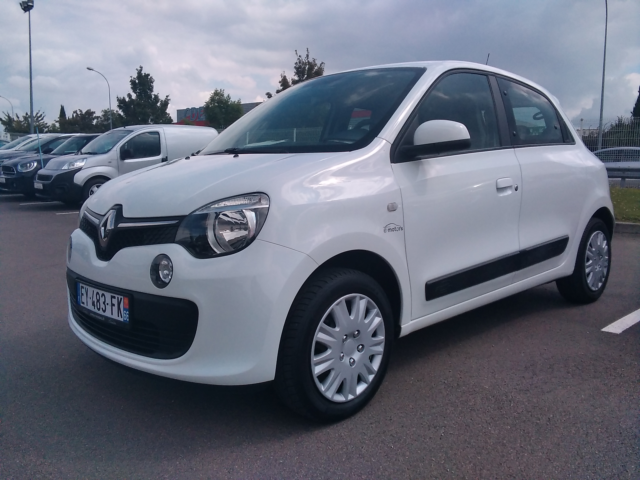 Avis-mandataire-auto-Emotors-Renault-Twingo-i-Ii-1-0-sce-70-e6c-zen.
