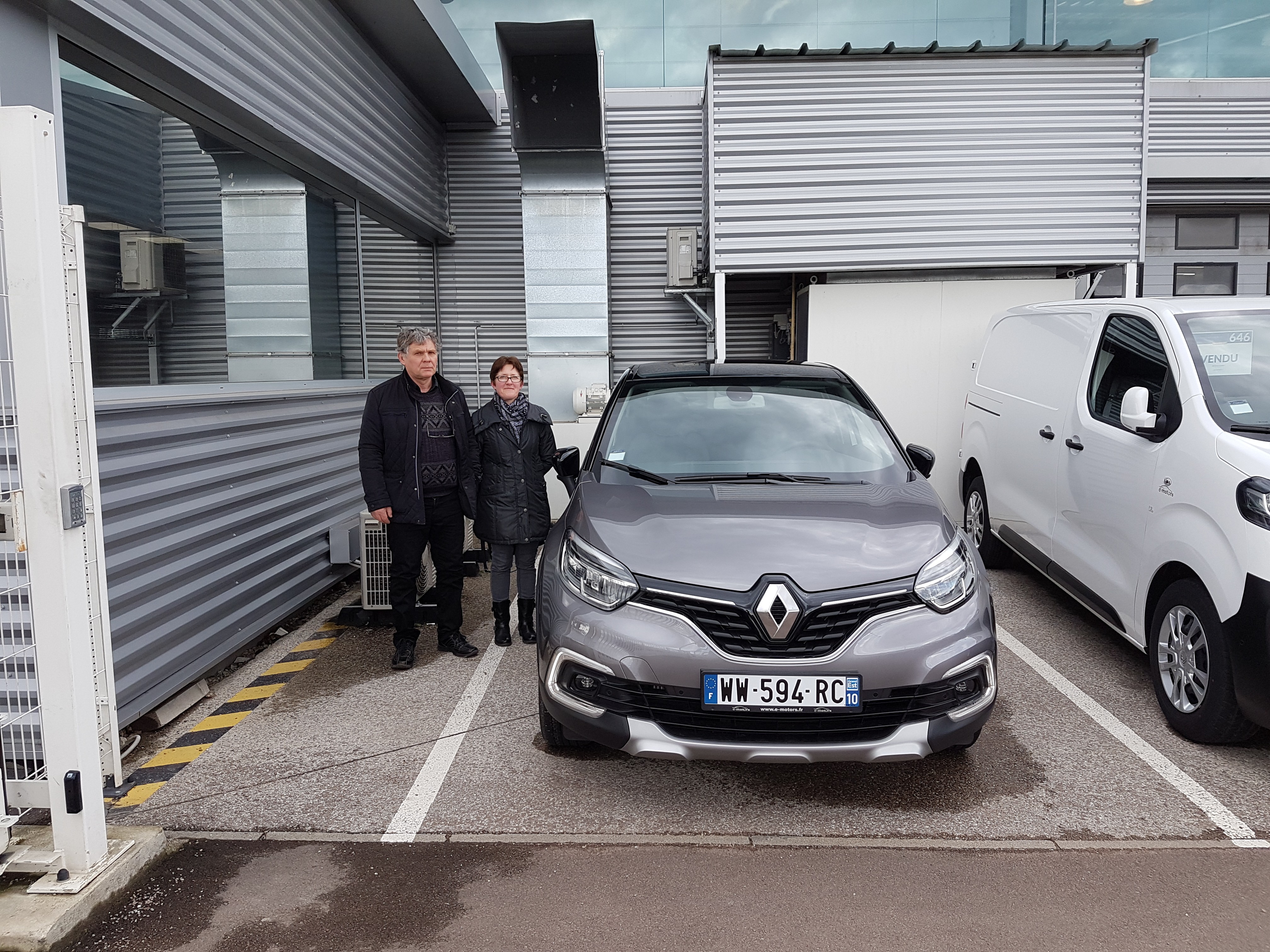 Avis-mandataire-auto-Emotors-Renault-Captur-Intens-sur-quip-e-tce-120-energy-plus-extended-grip.