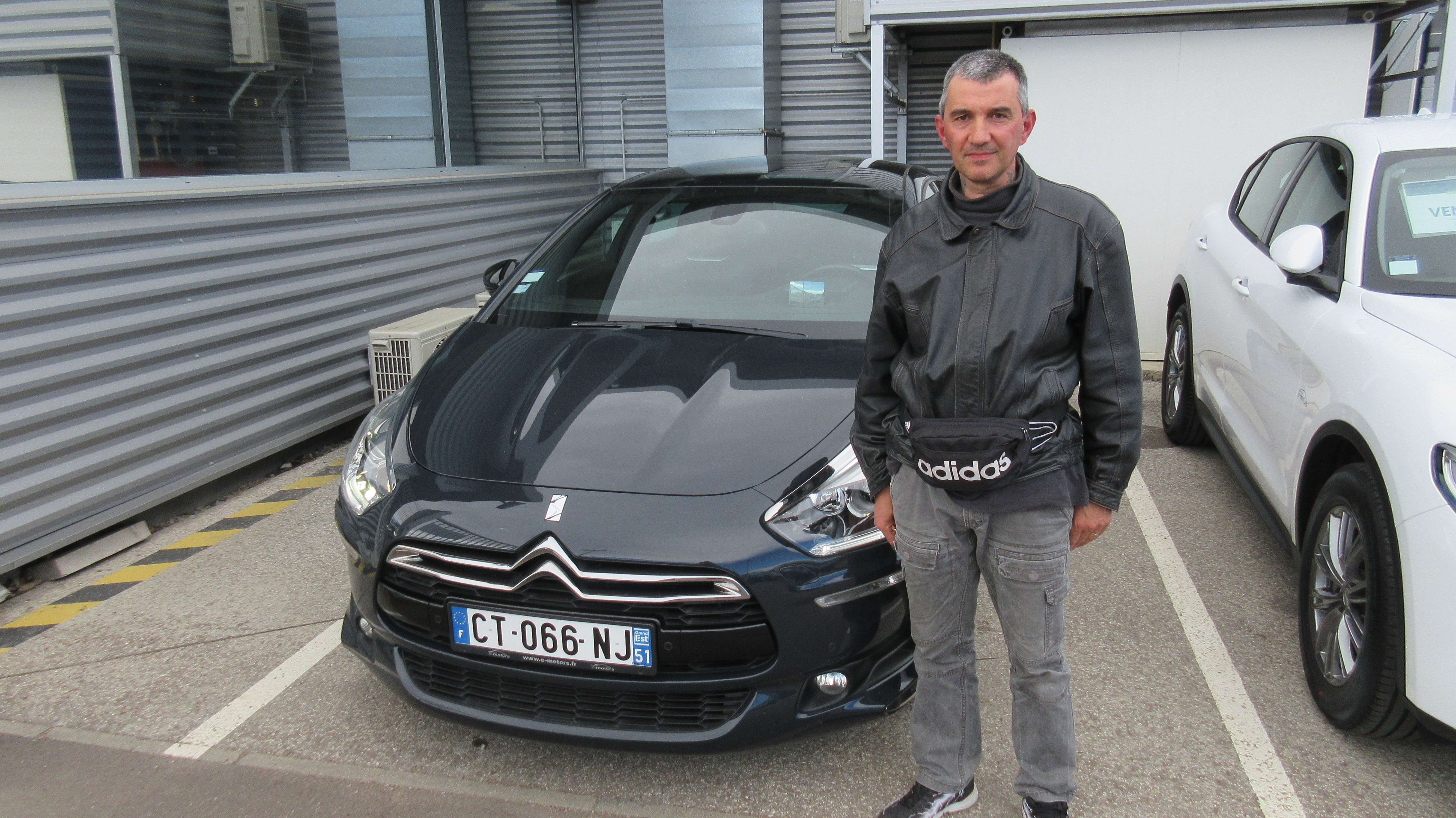 Avis-mandataire-auto-Emotors-Citroen-Ds5-Sport-chic-hdi-160-automatique-plus-ja-19.